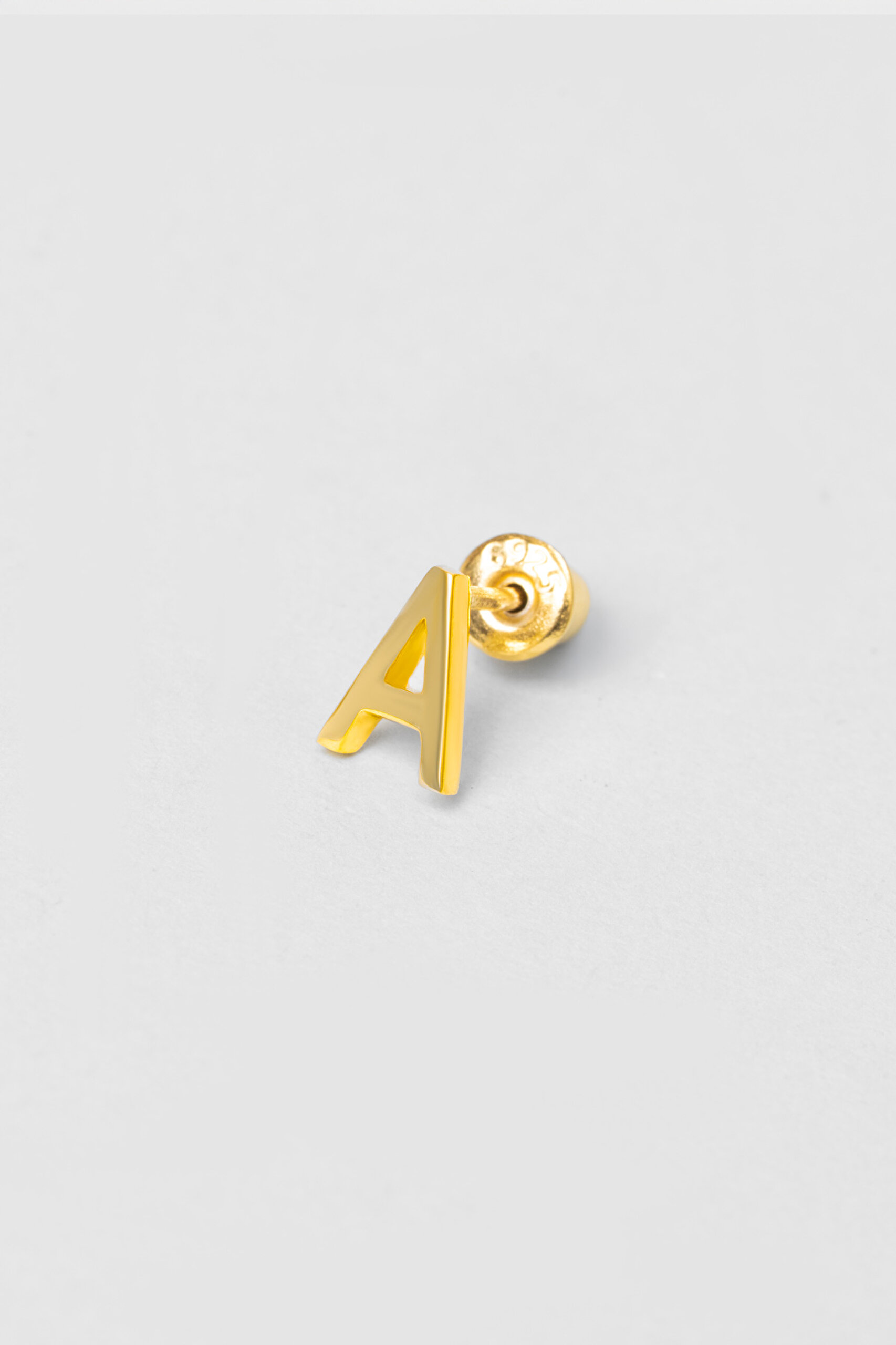 ⁠ My Story A Harfi 18 Ayar Sarı Altın Kaplama Gümüş Tek Küpe_0}