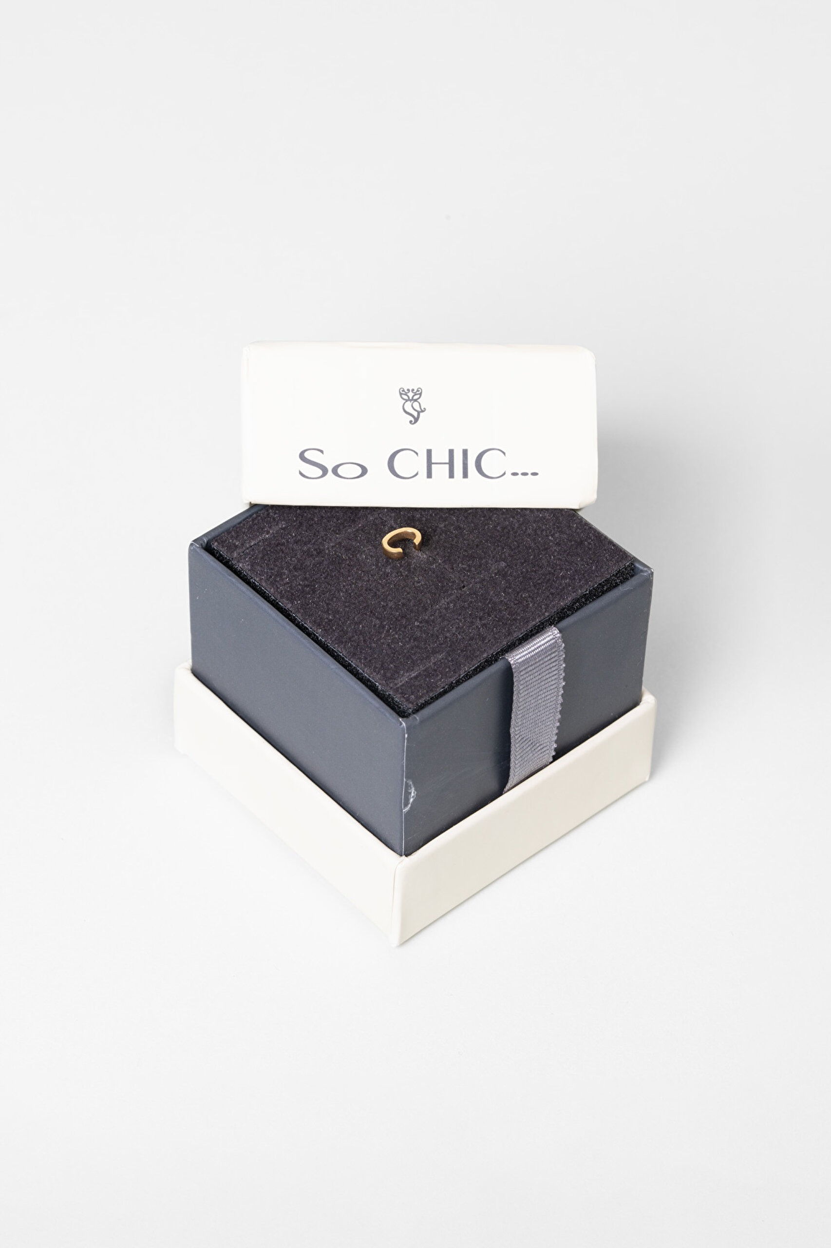 ⁠ My Story C Harfi 18 Ayar Sarı Altın Kaplama Gümüş Tek Küpe_3}