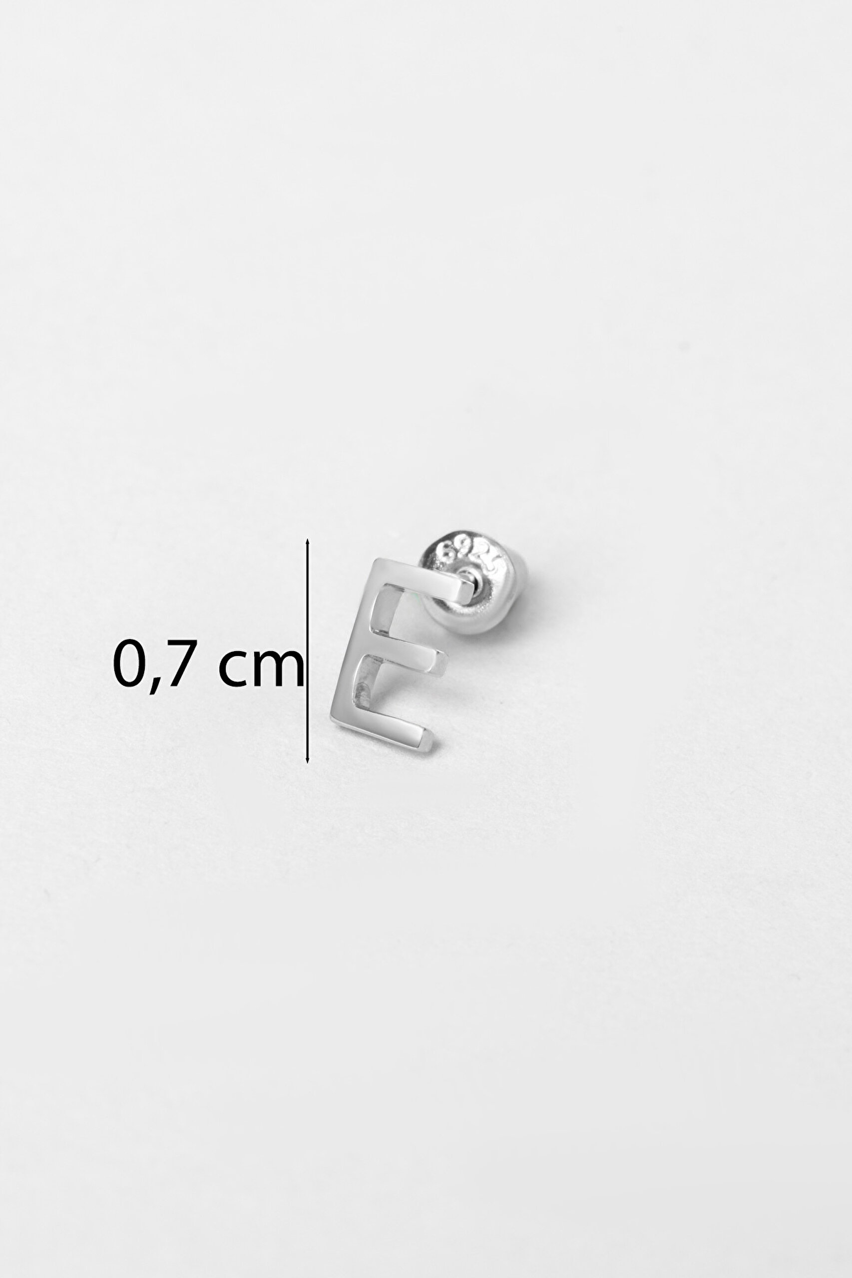 ⁠ My Story E Harfi 18 Ayar Beyaz Altın Kaplama Gümüş Tek Küpe_2}