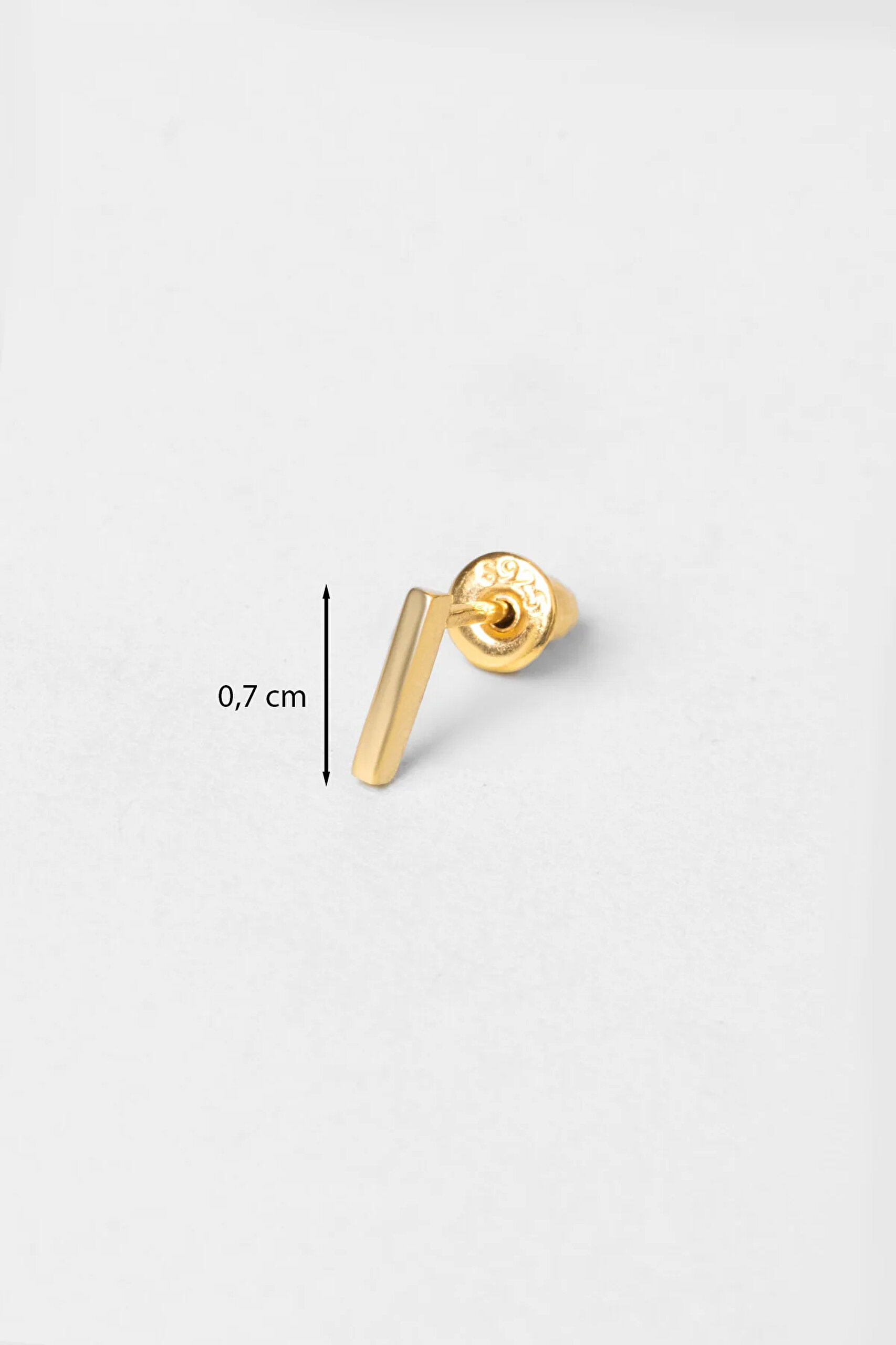 ⁠ I Harfi 18 Ayar Sarı Altın Kaplama Gümüş Tek Küpe_2}