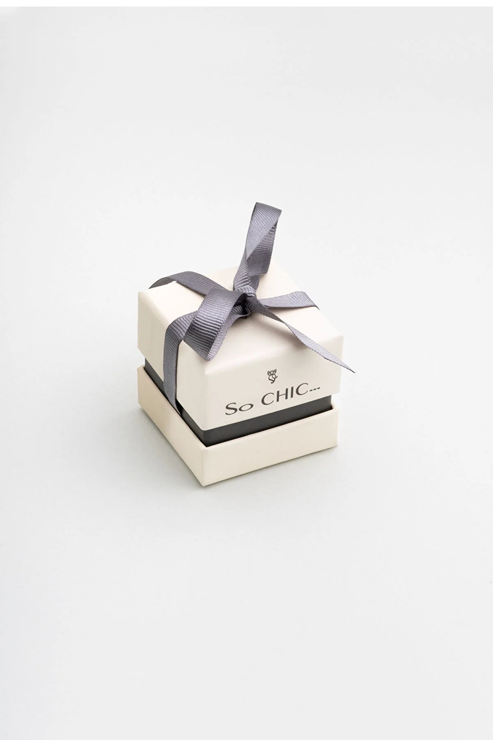 ⁠ My Story I Harfi 18 Ayar Beyaz Altın Kaplama Gümüş Tek Küpe_4}