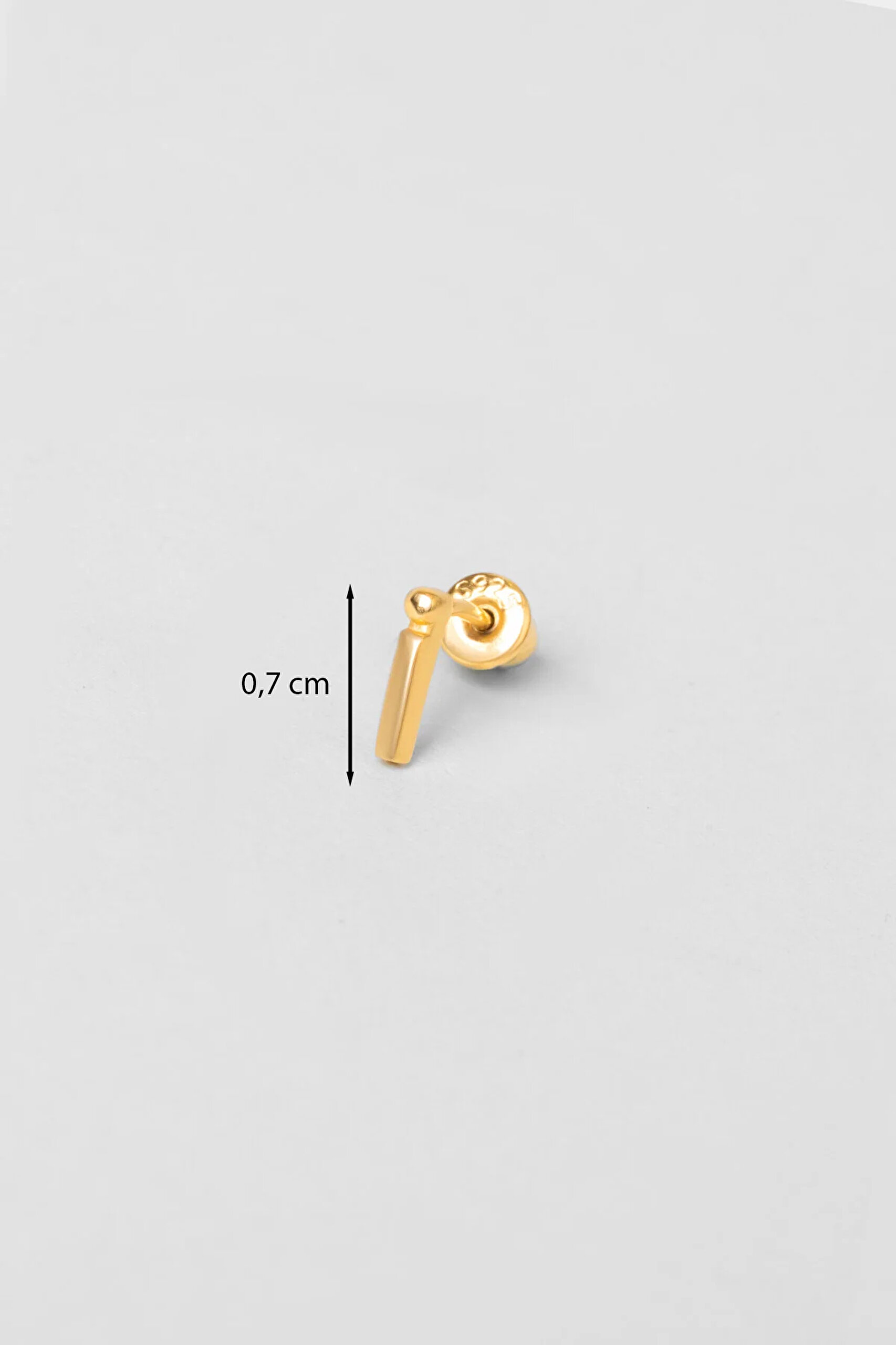 ⁠ My Story İ Harfi 18 Ayar Sarı Altın Kaplama Gümüş Tek Küpe_2}