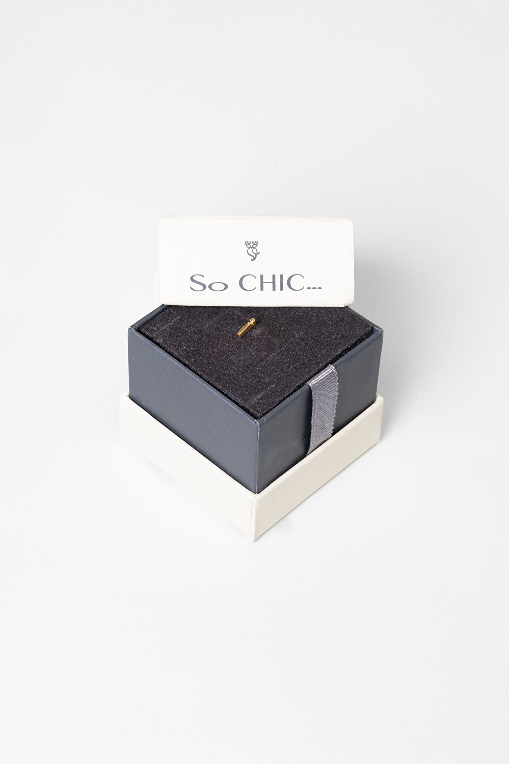 ⁠ My Story İ Harfi 18 Ayar Sarı Altın Kaplama Gümüş Tek Küpe_3}