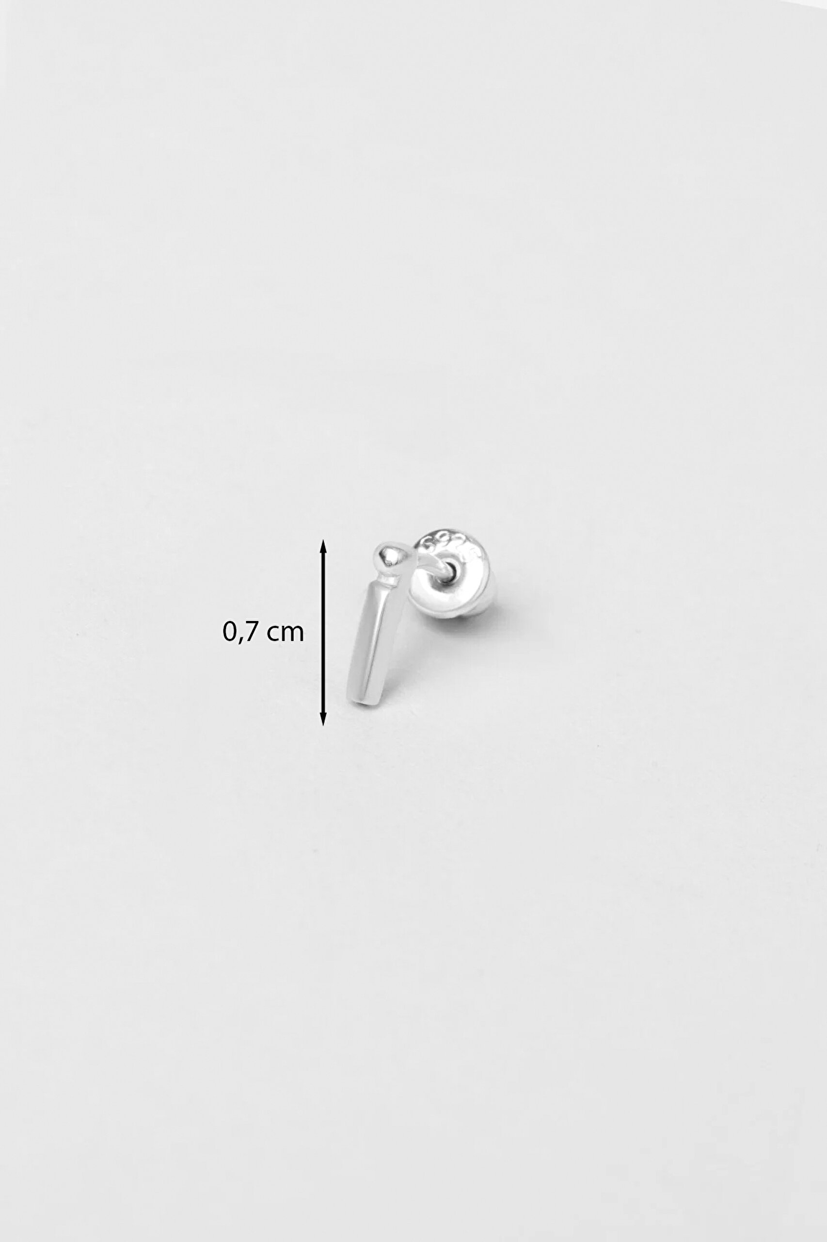 ⁠ My Story İ Harfi 18 Ayar Beyaz Altın Kaplama Gümüş Tek Küpe_2}