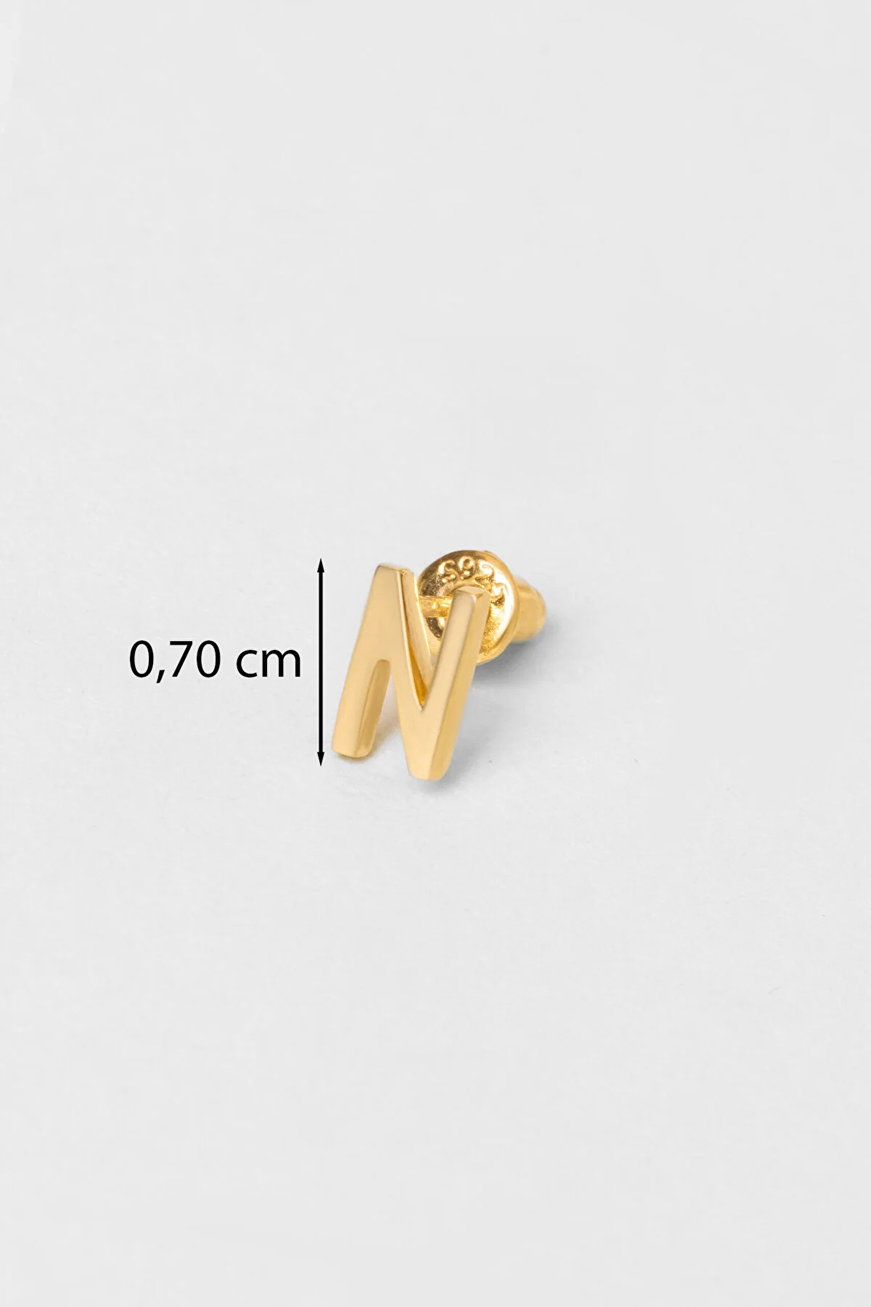 ⁠ N Harfi 18 Ayar Sarı Altın Kaplama Gümüş Tek Küpe_2}