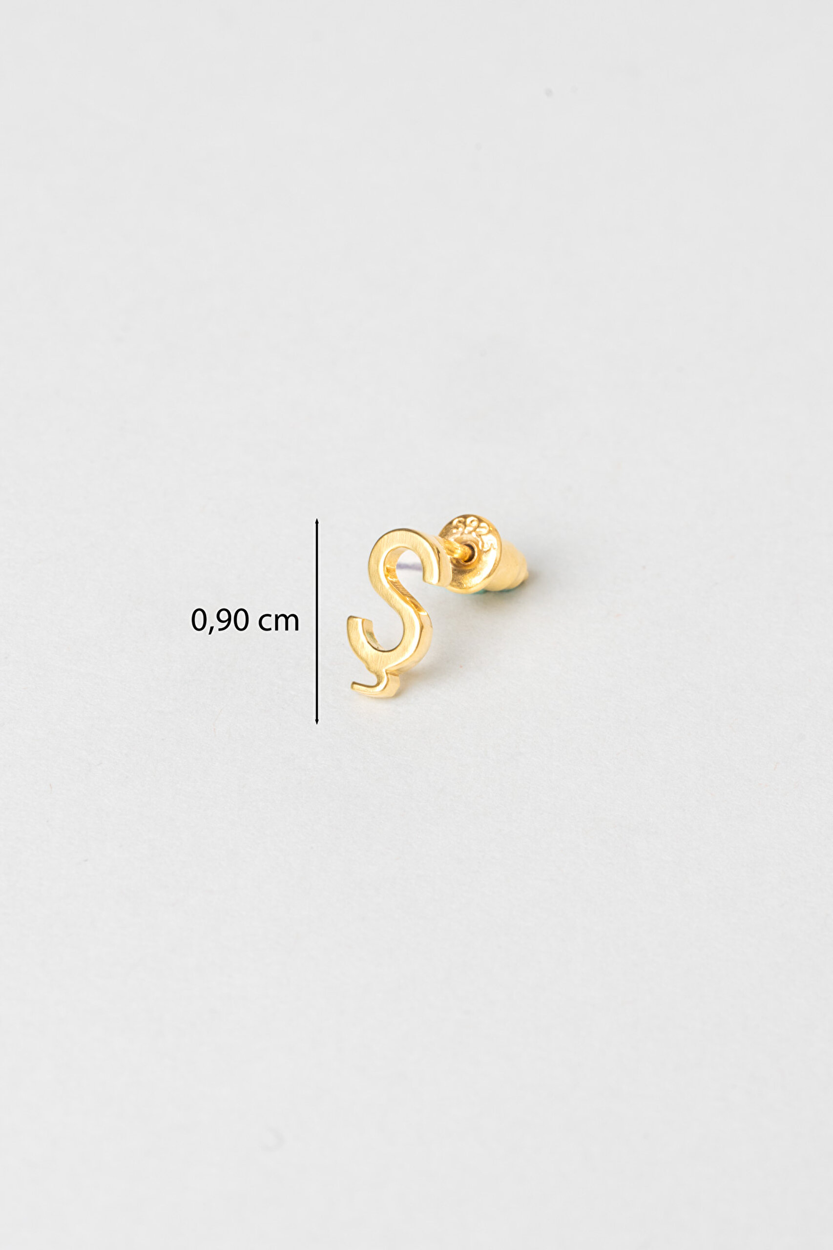 ⁠ Ş Harfi 18 Ayar Sarı Altın Kaplama Gümüş Tek Küpe_2}