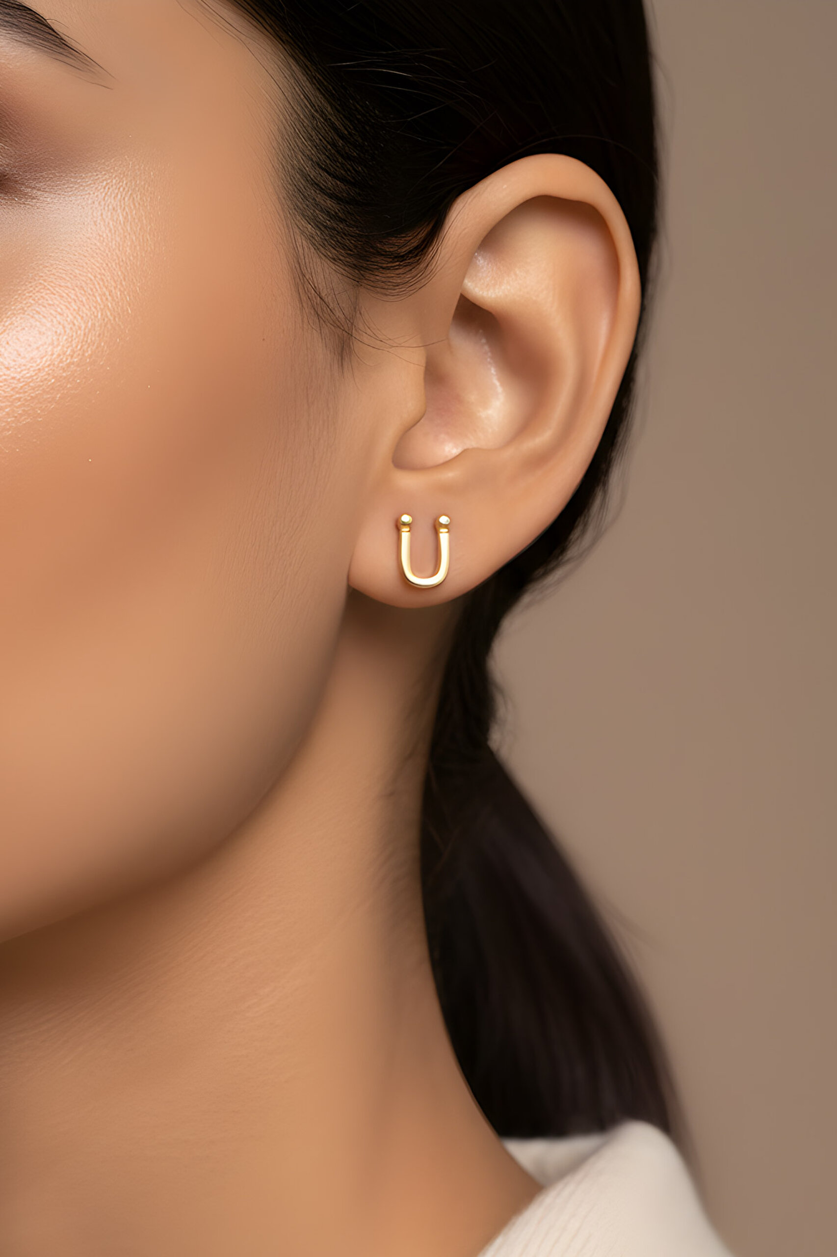 ⁠ Ü Harfi 18 Ayar Sarı Altın Kaplama Gümüş Tek Küpe_1}