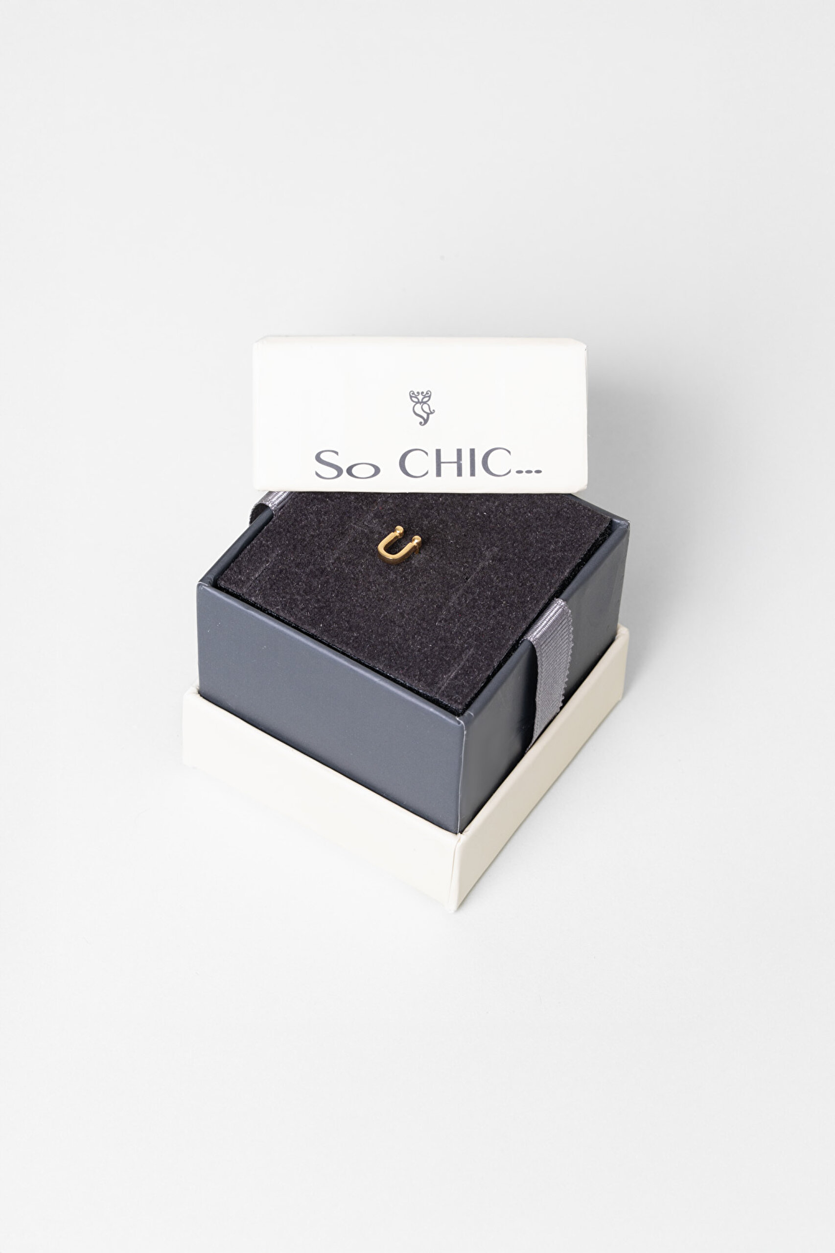 ⁠ Ü Harfi 18 Ayar Sarı Altın Kaplama Gümüş Tek Küpe_3}