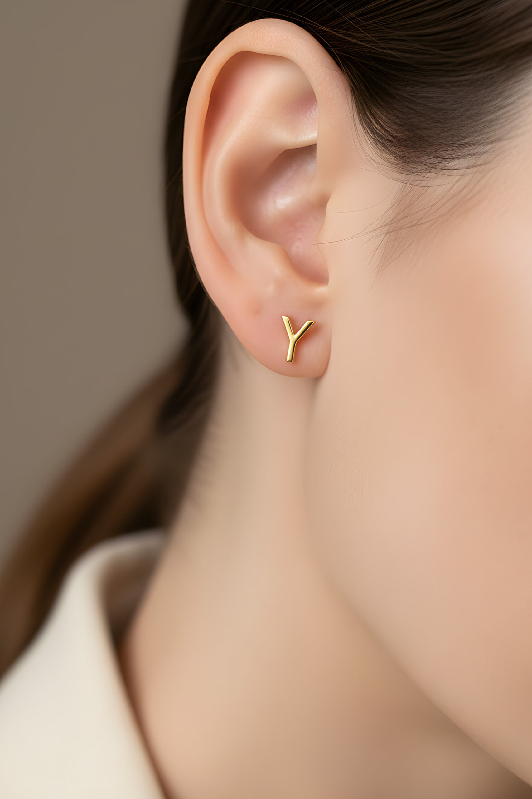 ⁠ Y Harfi 18 Ayar Sarı Altın Kaplama Gümüş Tek Küpe_1}