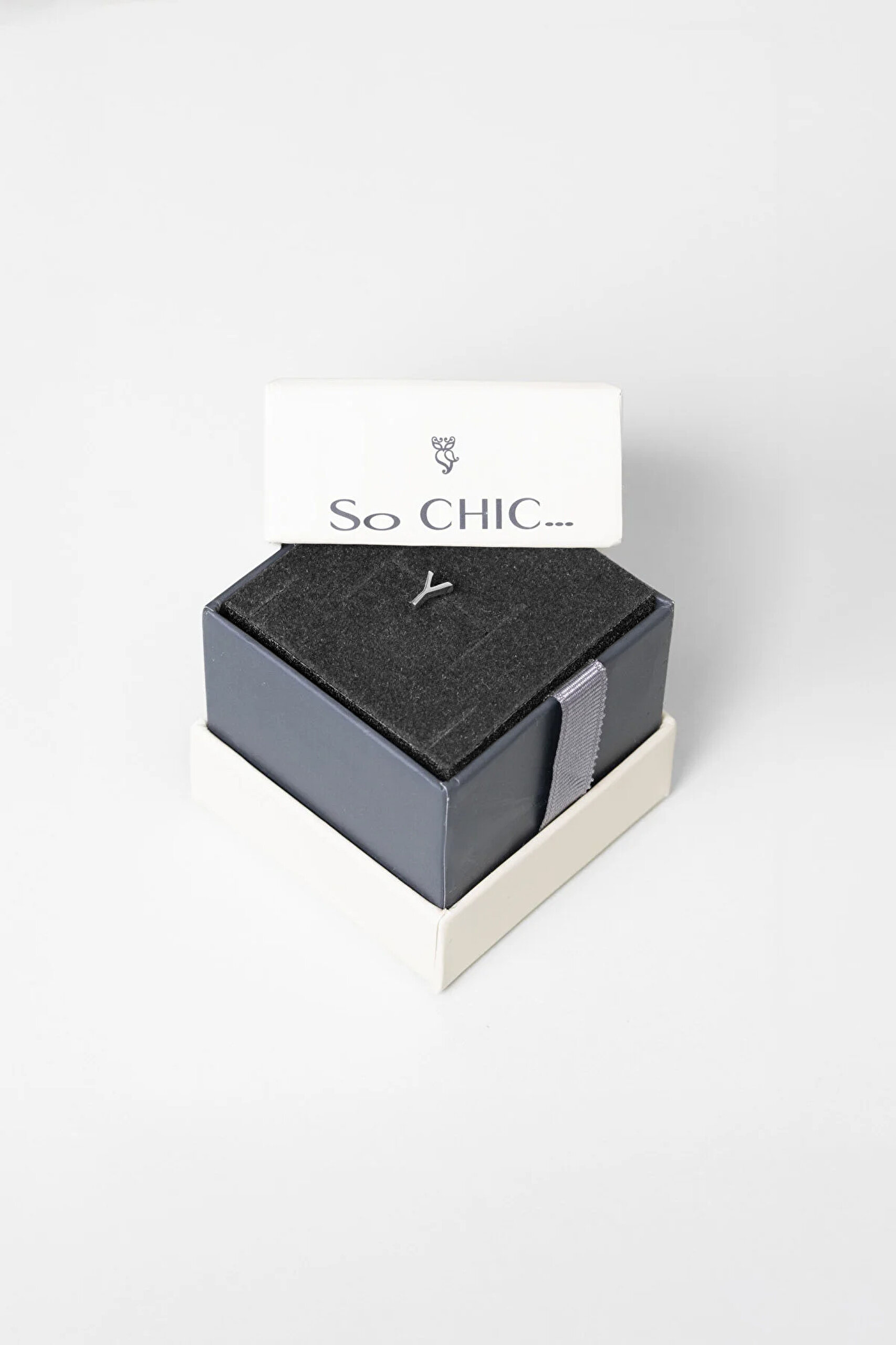 ⁠ My Story Y Harfi 18 Ayar Beyaz Altın Kaplama Gümüş Tek Küpe_3}