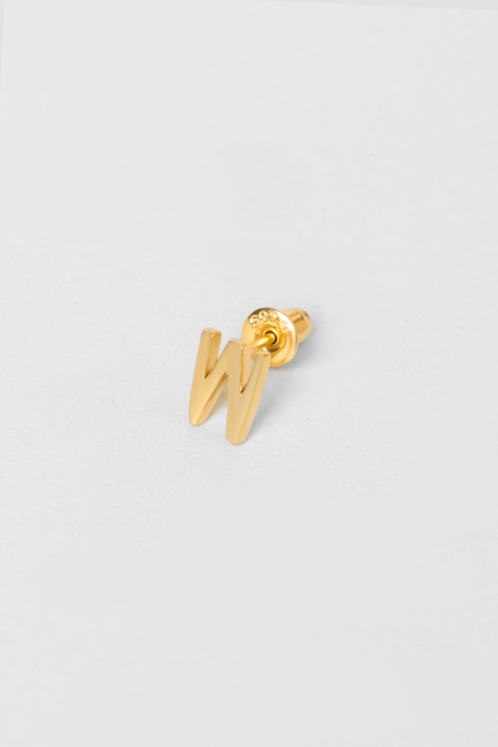 ⁠ W Harfi 18 Ayar Sarı Altın Kaplama Gümüş Tek Küpe_0}