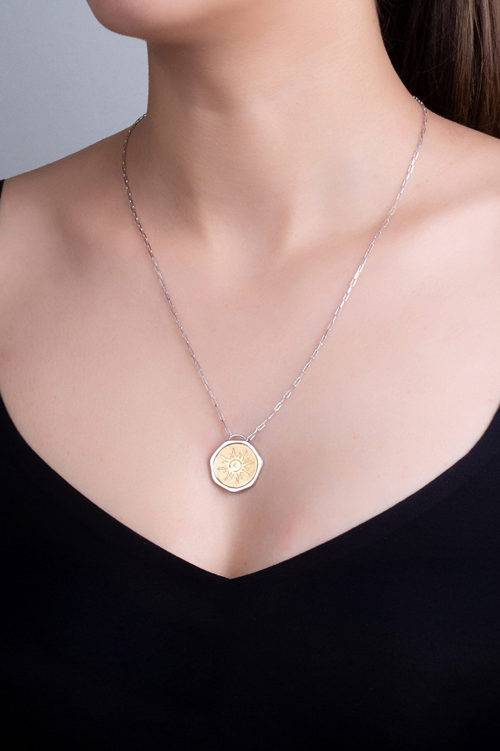 ⁠ Yaz Güneşi 18 Ayar Sarı Ve Beyaz Altın Kaplama 58 Cm Çift Taraflı Gümüş Kolye_1}