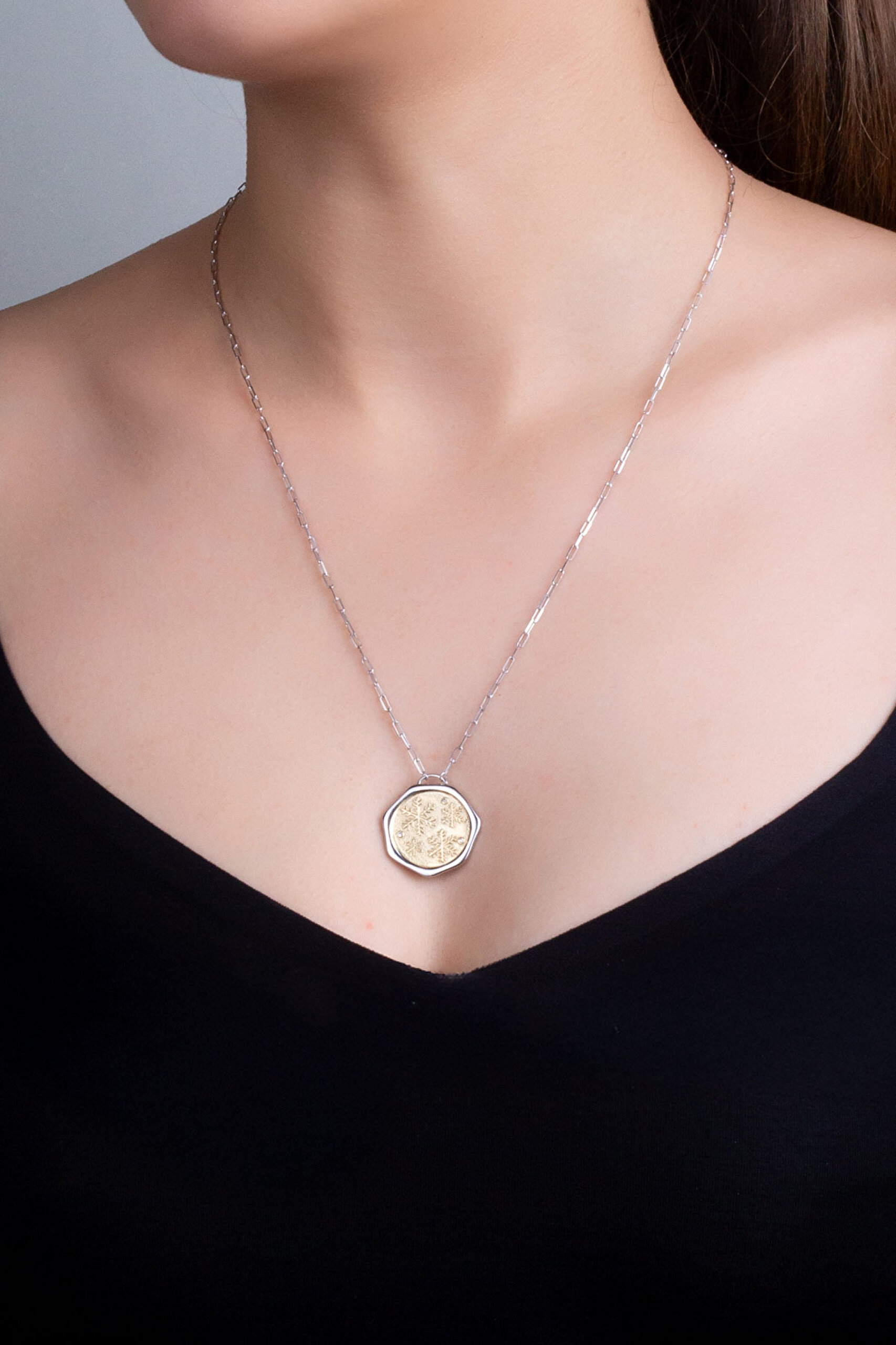 ⁠ Kış Kristali 18 Ayar Sarı Ve Beyaz Altın Kaplama 58 Cm Çift Taraflı Gümüş Kolye_1}