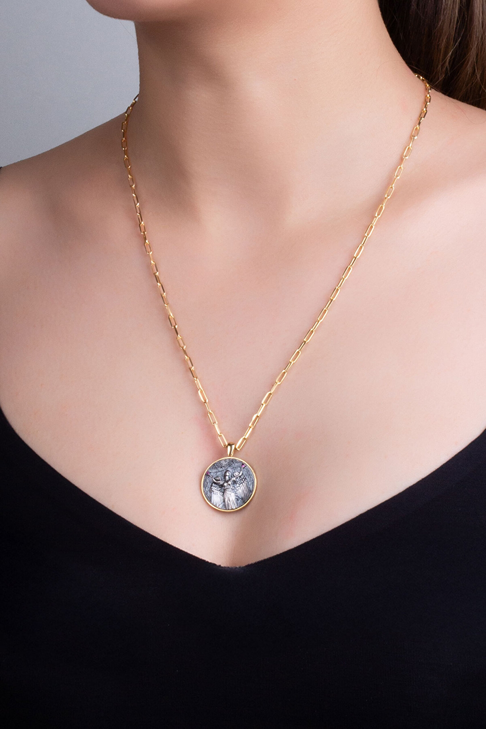 ⁠ Hera 18 Ayar Sarı Altın Kaplama 60 Cm Gümüş Madalyon Kolye_1}