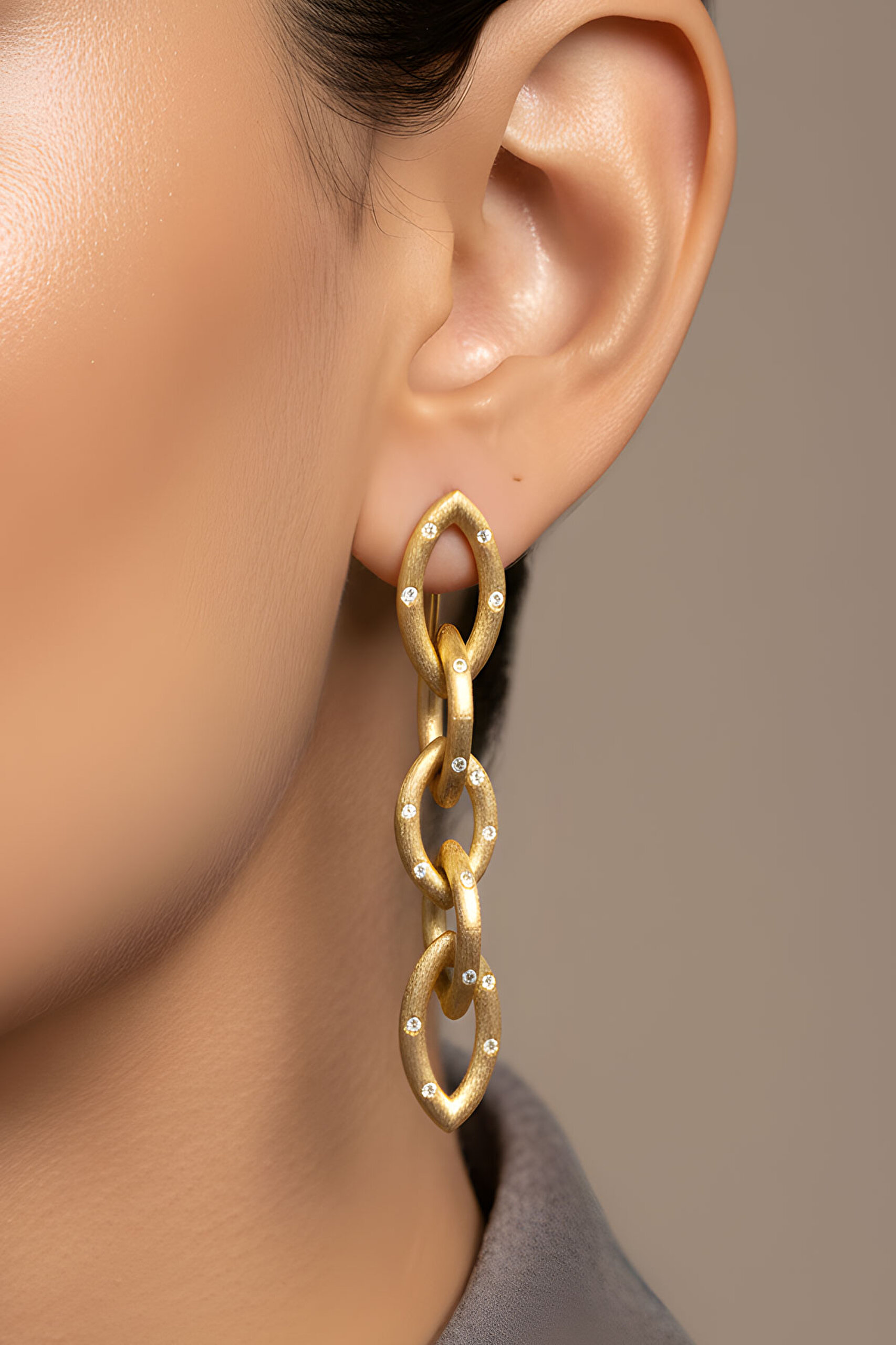 ⁠ Sonsuzluğun Büyüsü 18 Ayar Sarı Altın Kaplama Gümüş Küpe_1}