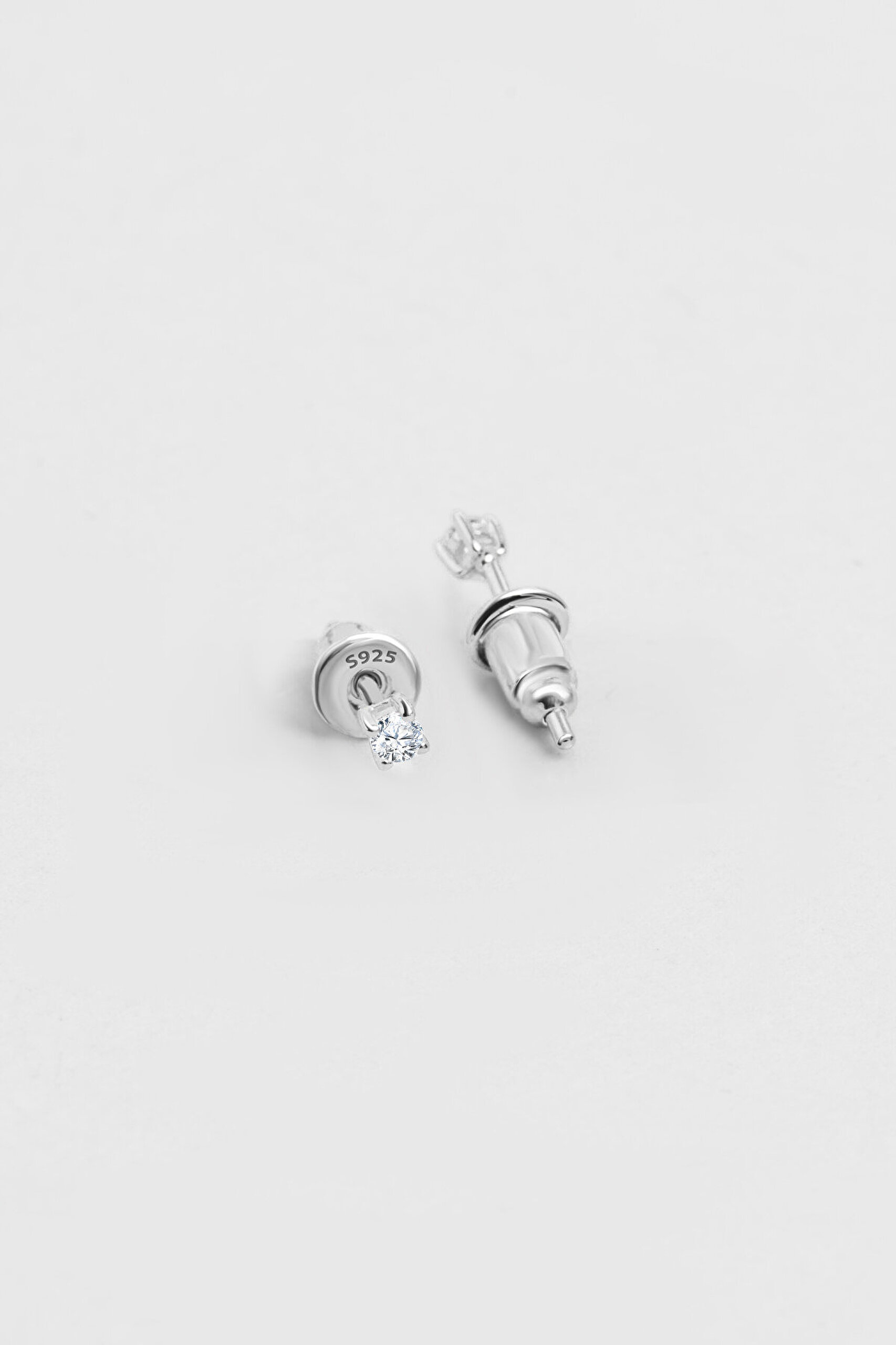 Zirkon Taşlı 2 Mm 18 Ayar Beyaz Altın Kaplama Unisex Gümüş Tektaş Küpe - 0