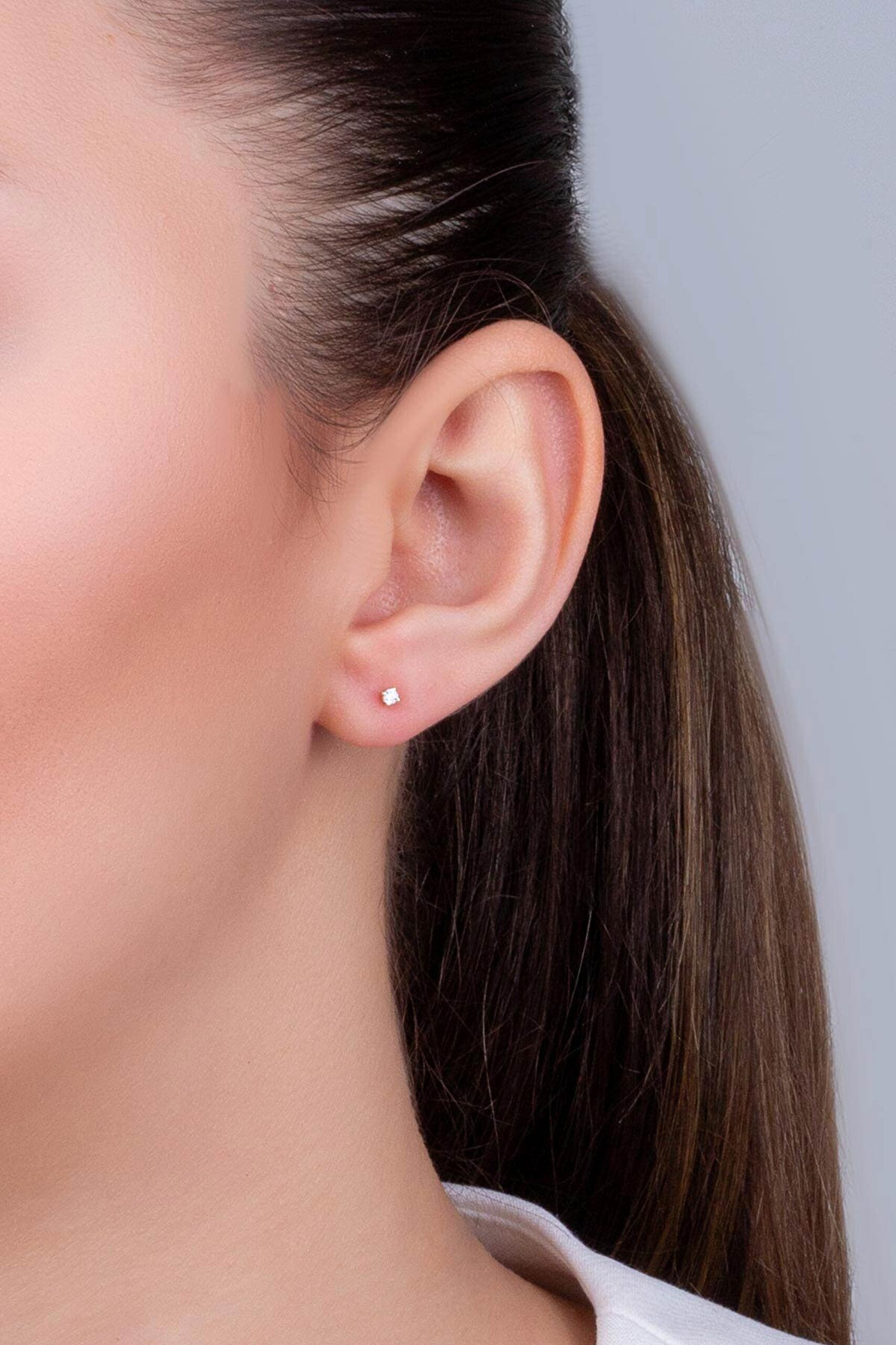 Zirkon Taşlı 2 Mm 18 Ayar Beyaz Altın Kaplama Unisex Gümüş Tektaş Küpe - 1