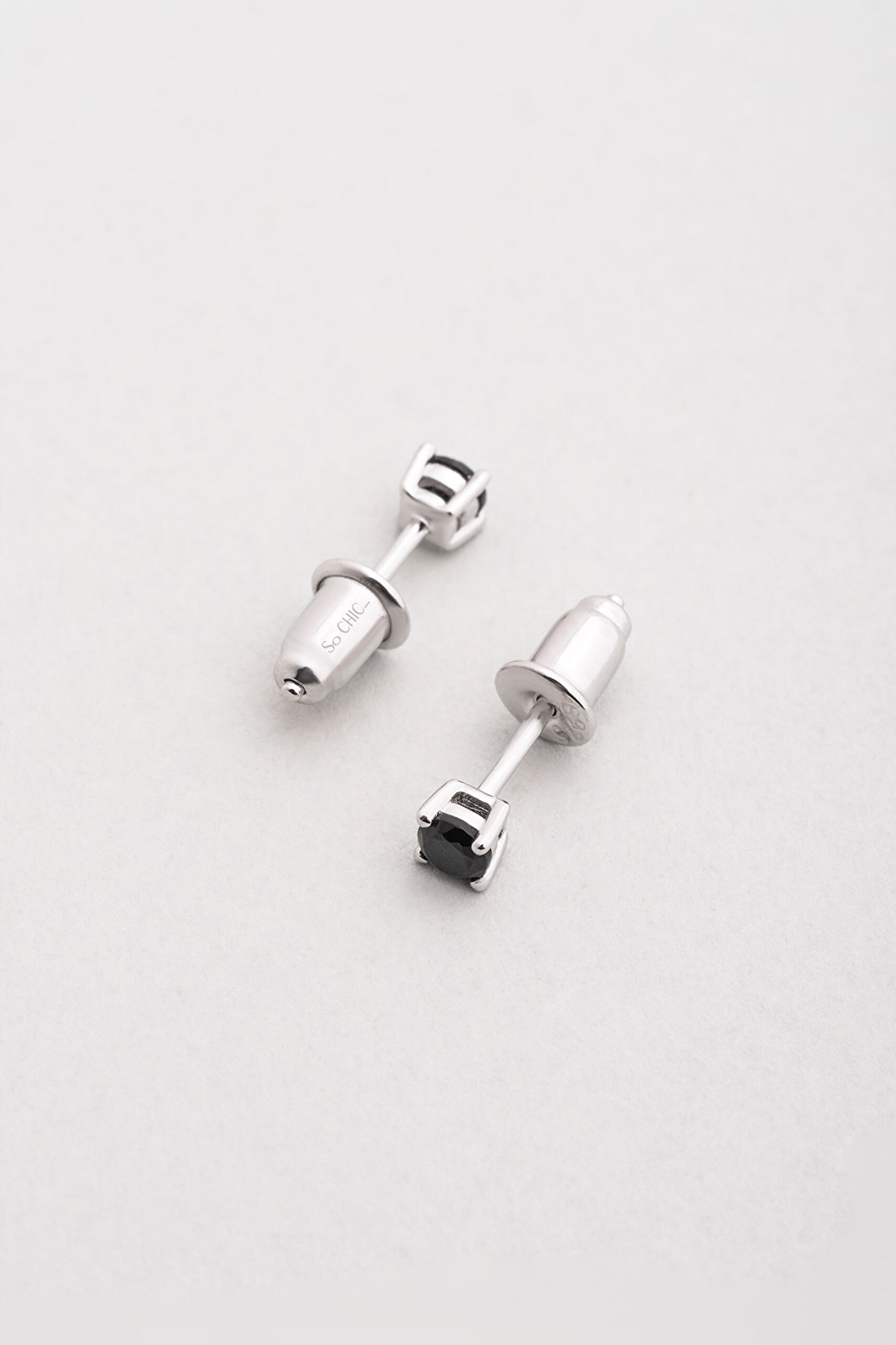 ⁠ Zirkon Taşlı 3 mm 18 Ayar Beyaz Altın Kaplama Unisex Gümüş Tektaş Küpe_0}