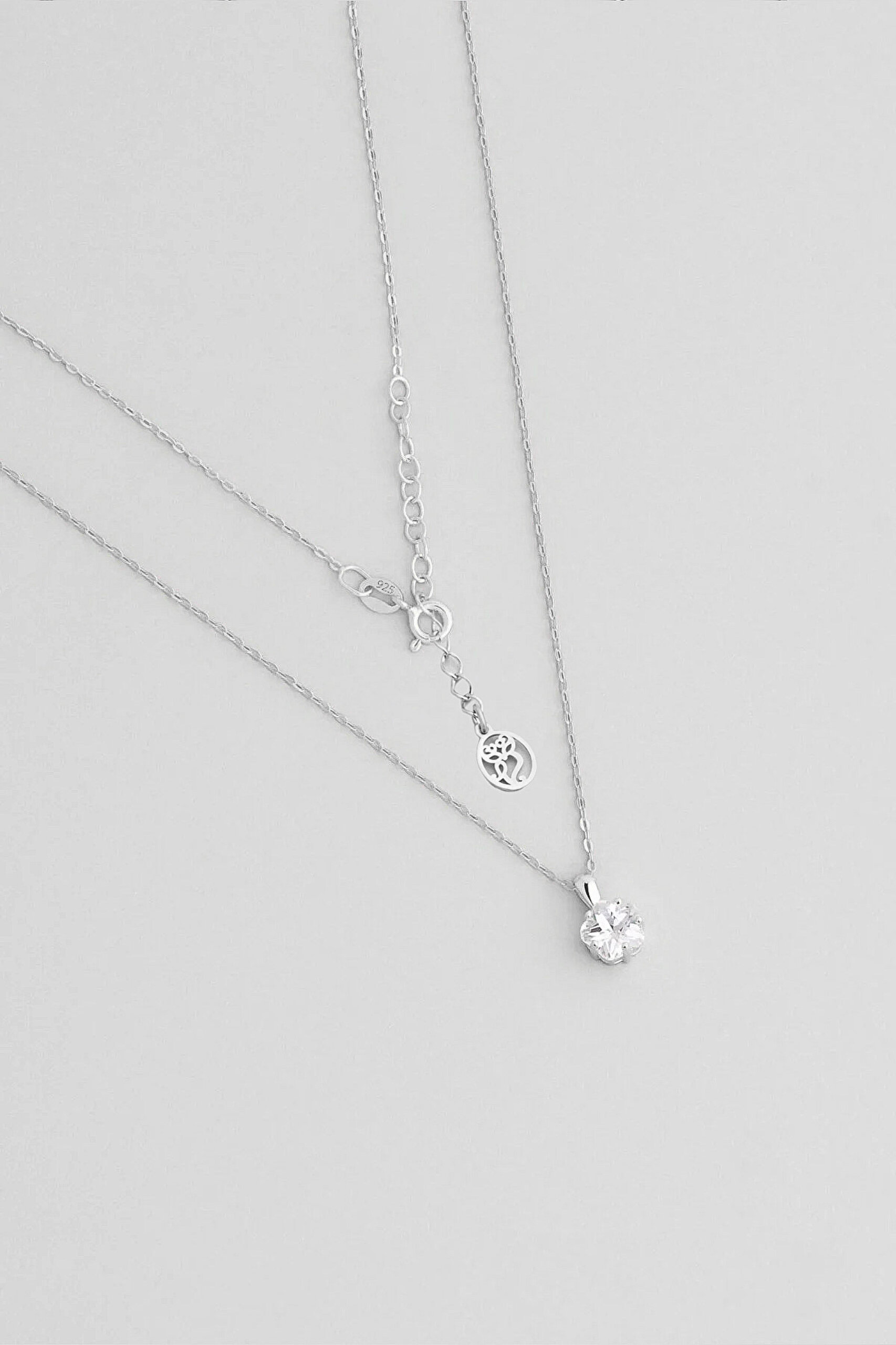 ⁠ Çiçek Taşlı 18 Ayar Beyaz Altın Kaplama 45 Cm Gümüş Kolye_0}