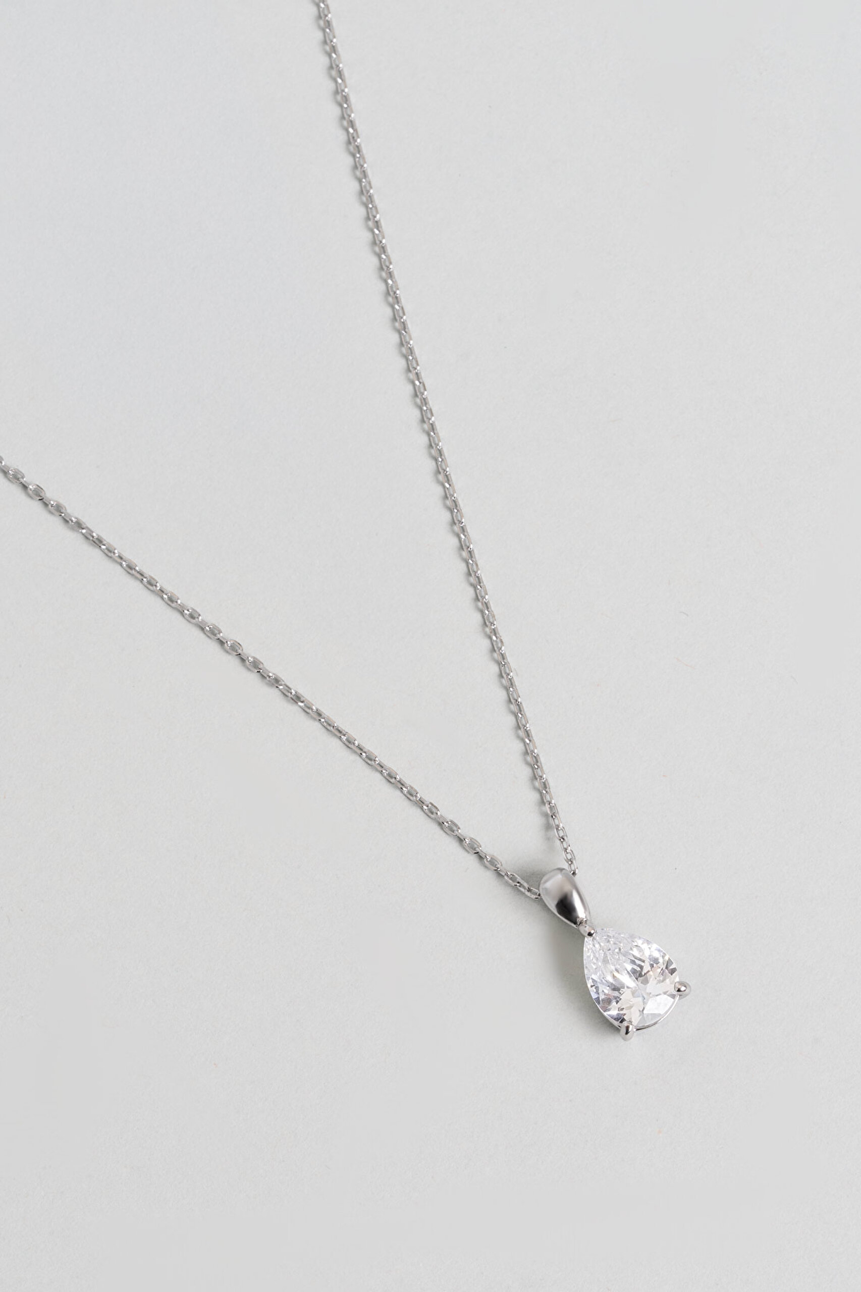 ⁠ Damla Taşlı 18 Ayar Beyaz Altın Kaplama 42 Cm Gümüş Kolye_4}