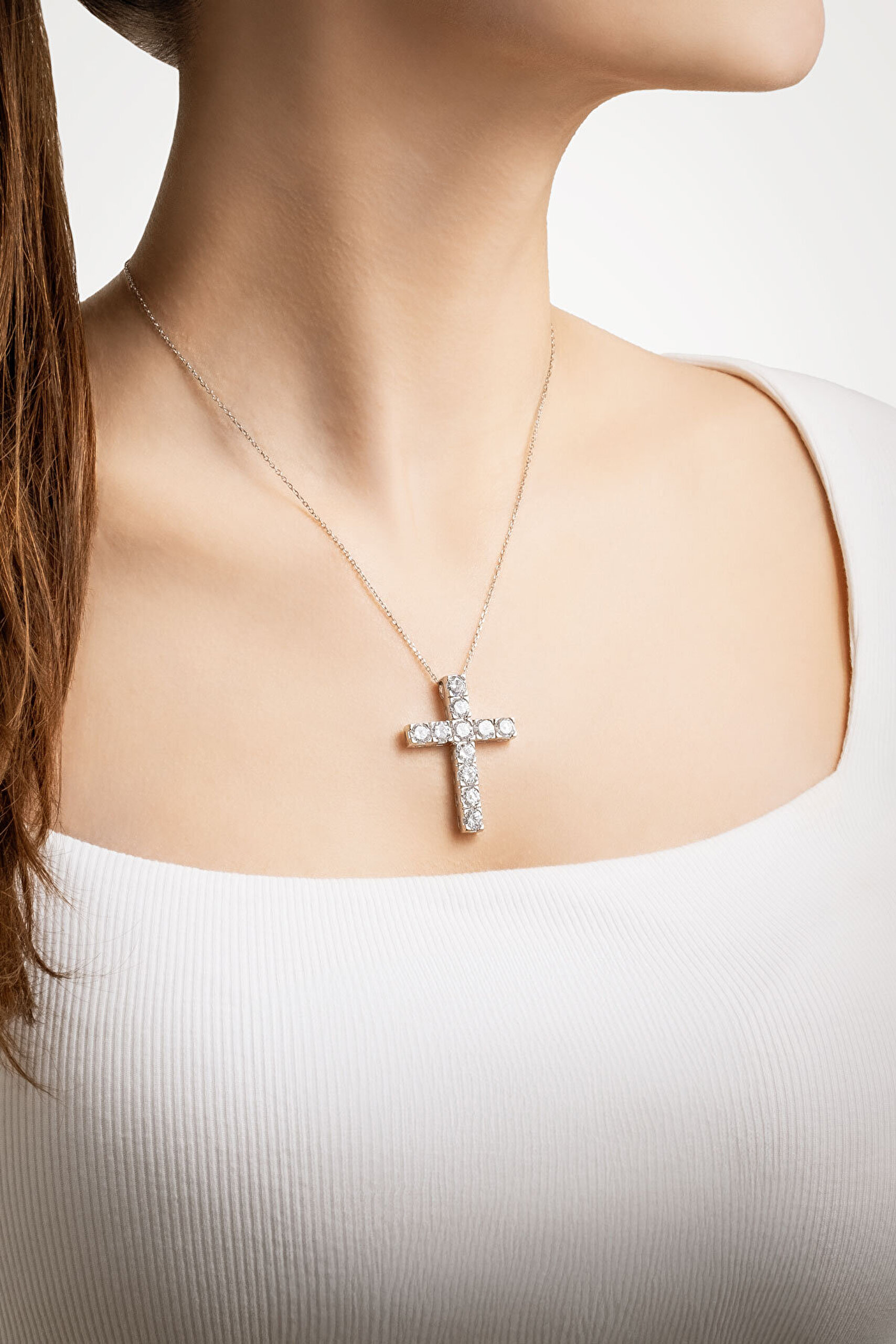 Beyaz Taşlı 18 Ayar Beyaz Altın Kaplama 43 Cm Gümüş Haç Kolye - 2