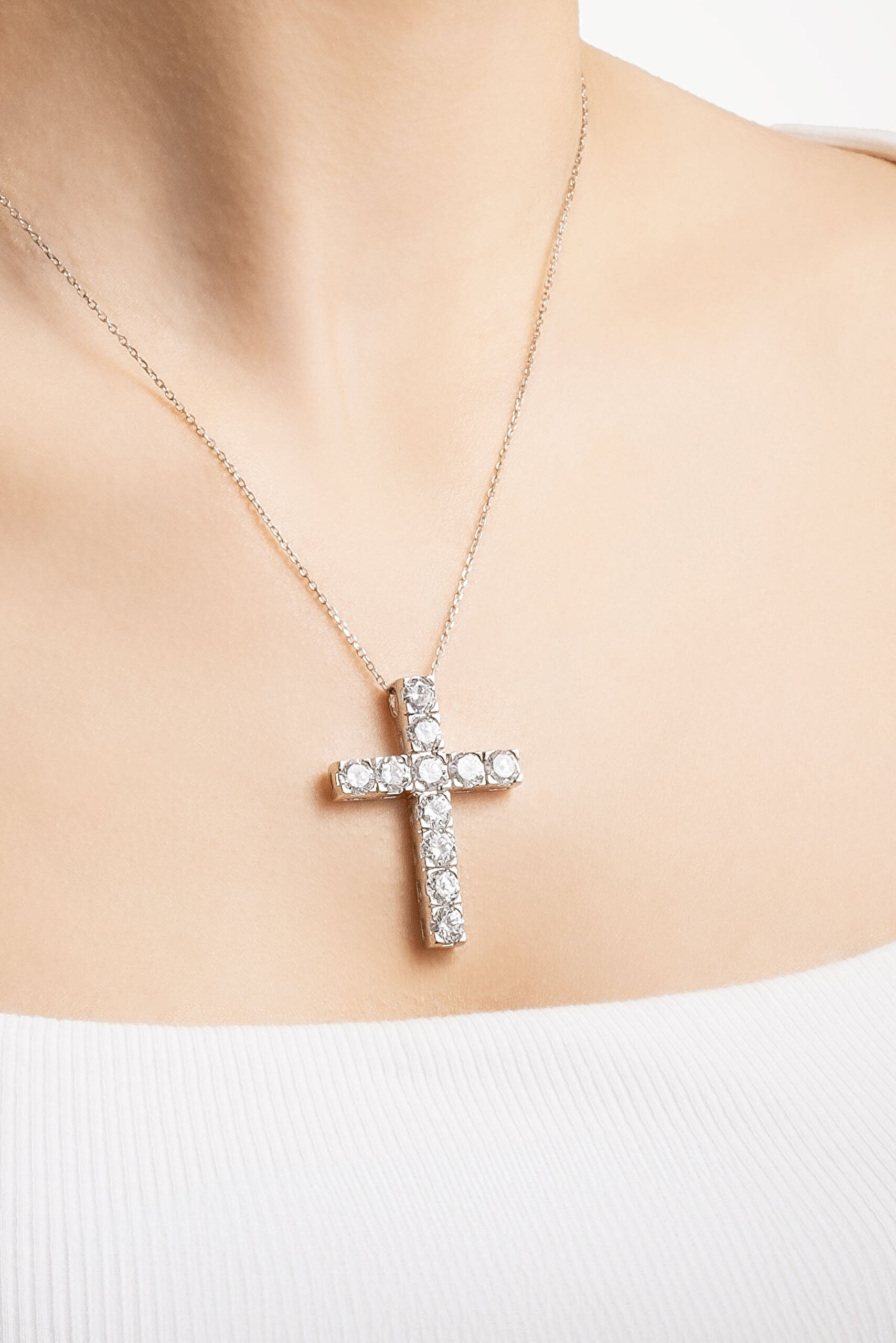 Beyaz Taşlı 18 Ayar Beyaz Altın Kaplama 43 Cm Gümüş Haç Kolye - 3