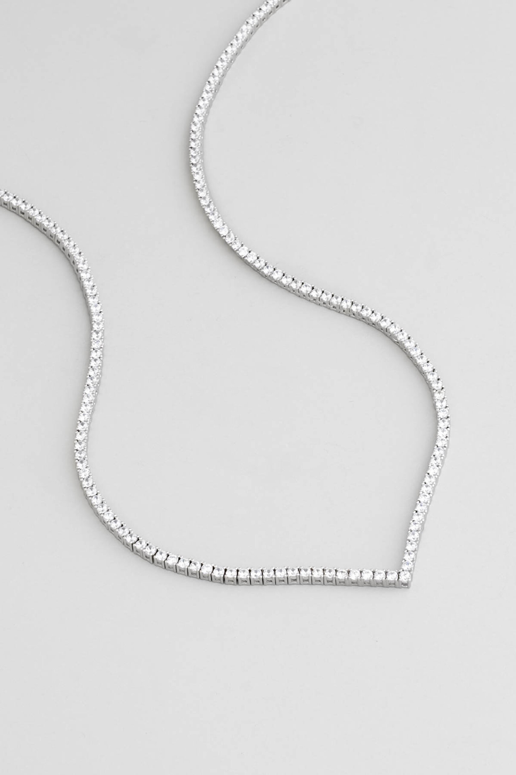 ⁠ Işıltılı Gece 18 Ayar Beyaz Altın Kaplama Gümüş Tasarım Su Yolu Gerdanlık_0}