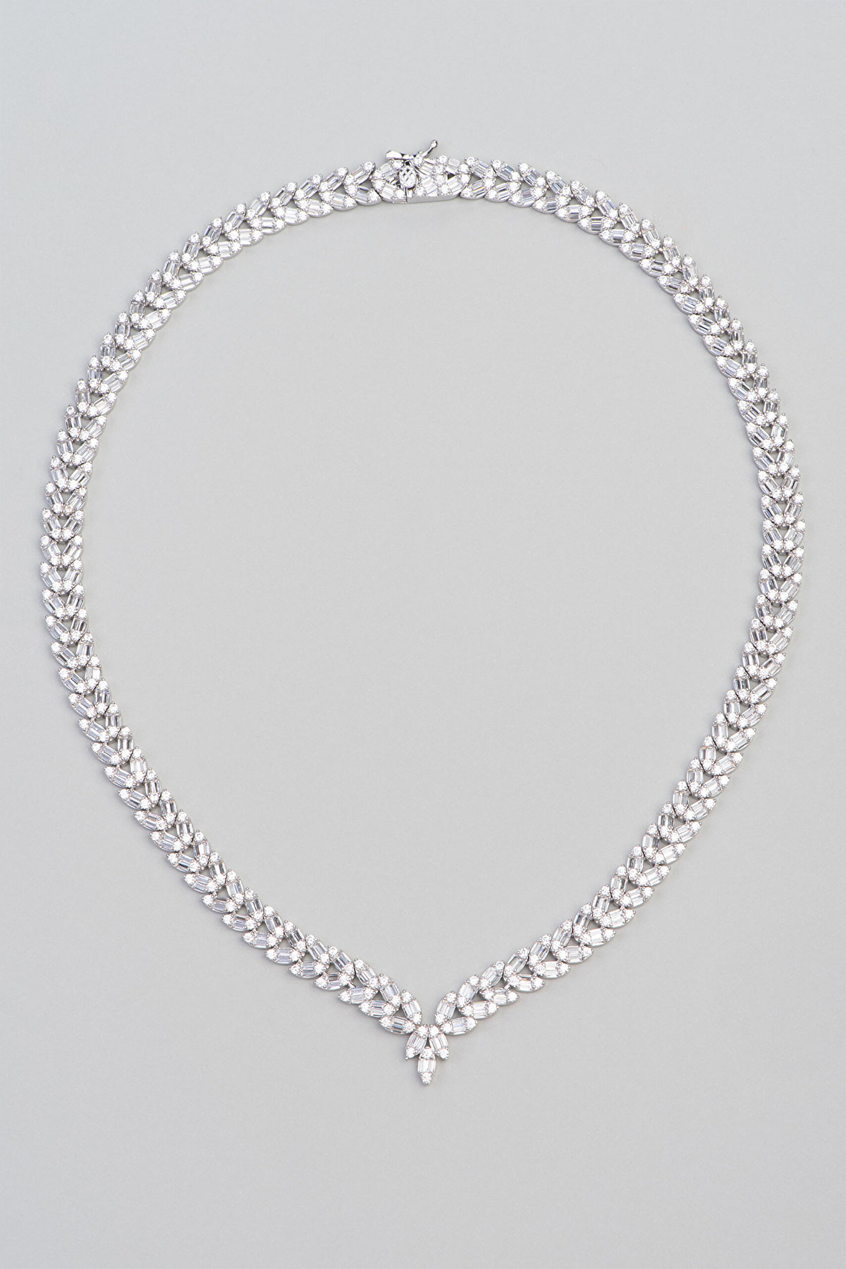 ⁠ Baget Taşlı 18 Ayar Beyaz Altın Kaplama 42 Cm Gümüş Gerdanlık_0}