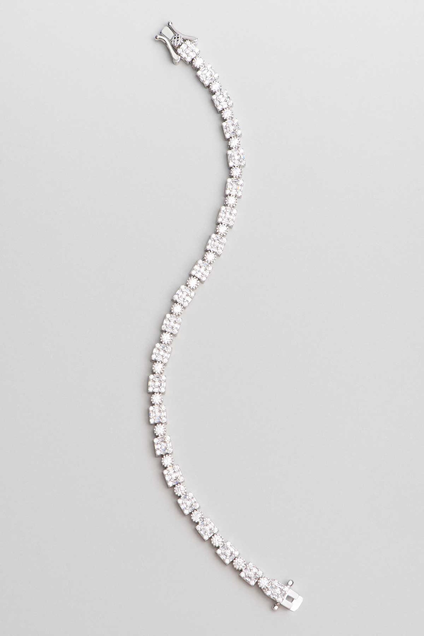 ⁠ Klasik 18 Ayar Beyaz Altın Kaplama Gümüş Bileklik_0}