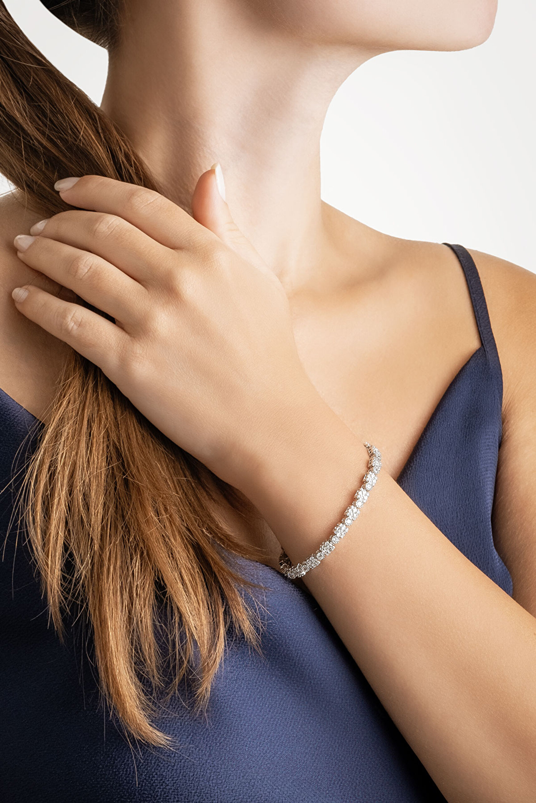 ⁠ Klasik 18 Ayar Beyaz Altın Kaplama Gümüş Bileklik_1}