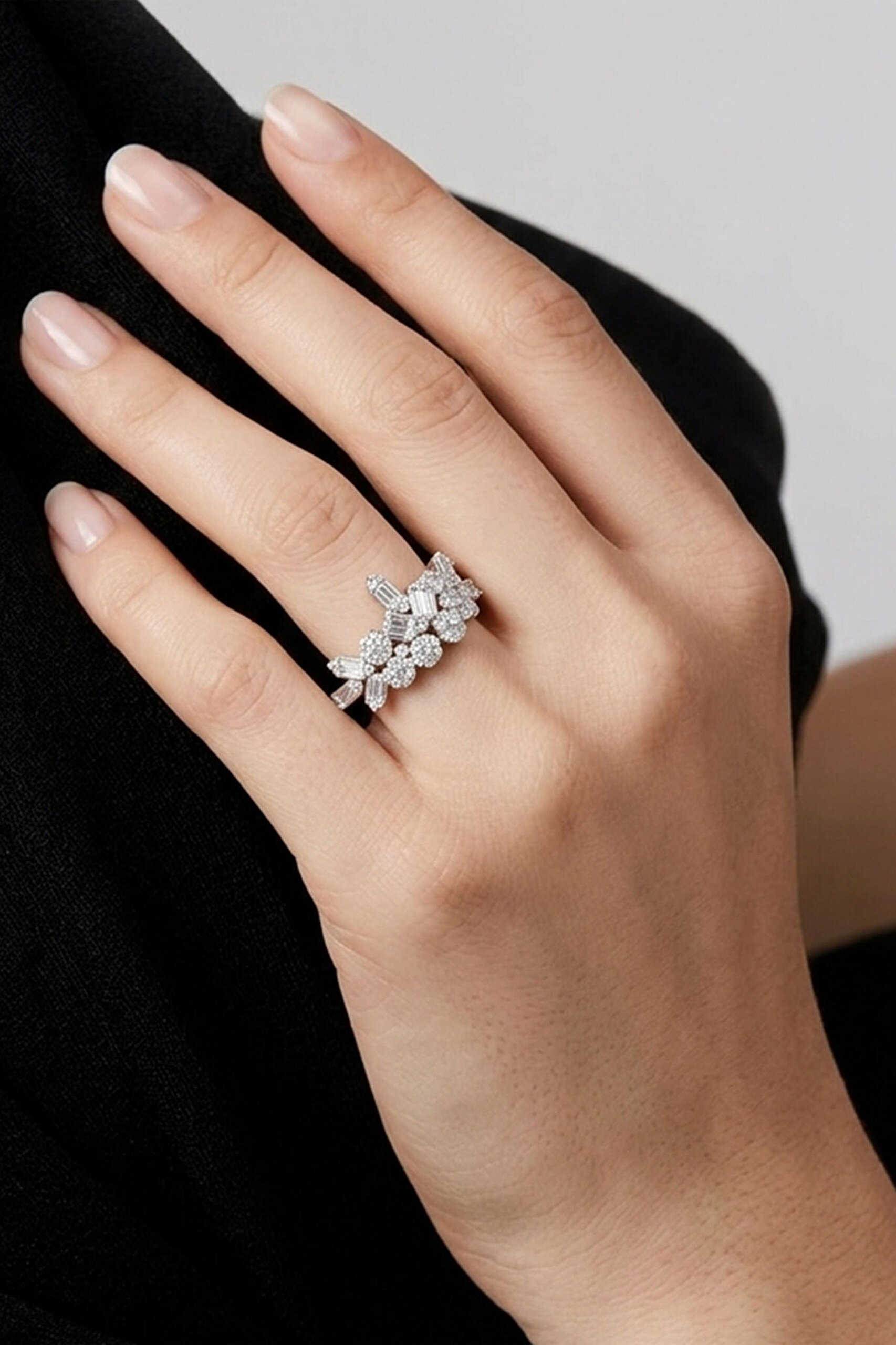 Gelin Çiçeği 18 Ayar Beyaz Altın Kaplama Gümüş Baget Yüzük - 1