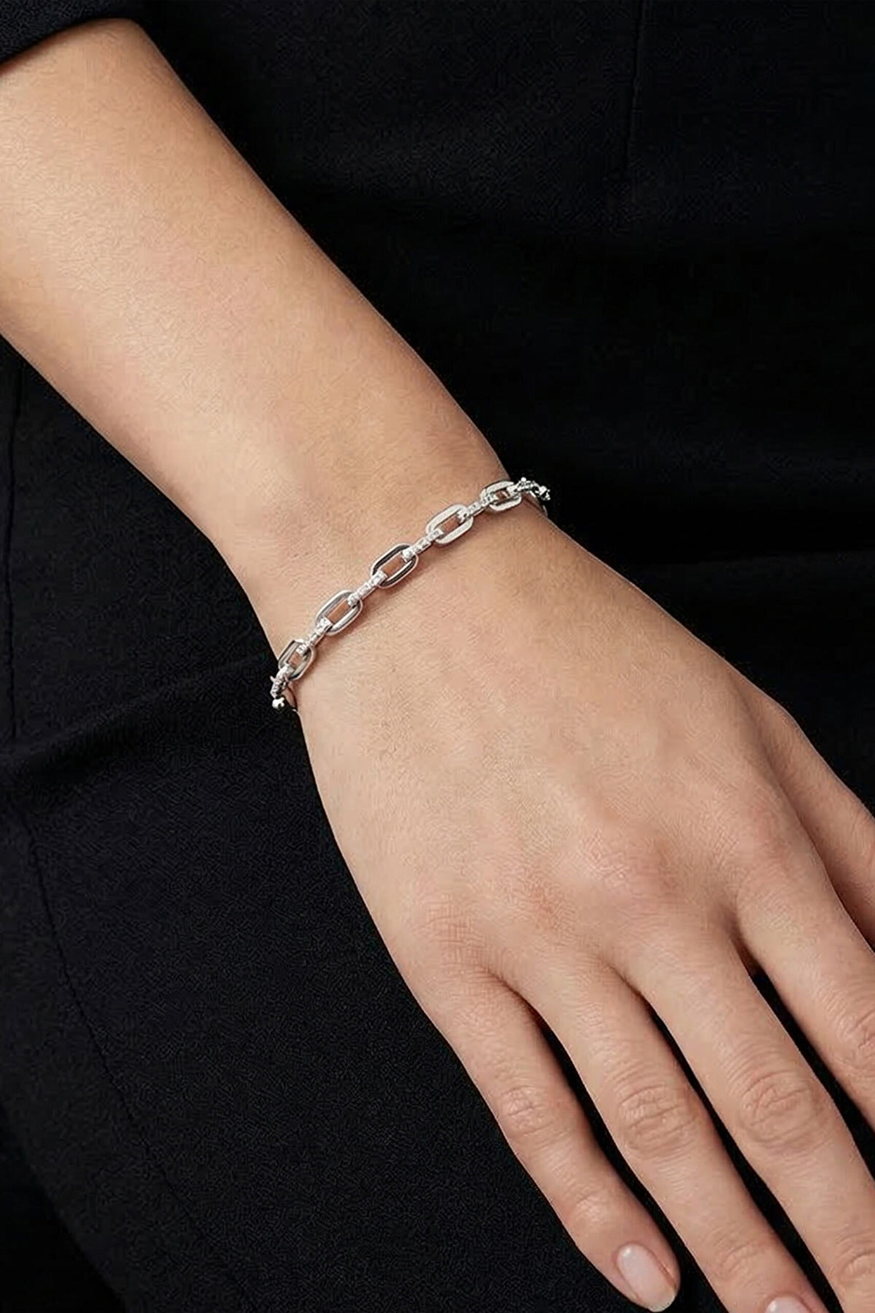 Zirkon Taşlı 18 Ayar Beyaz Altın Kaplama Gümüş Kelepçe Bileklik - 1