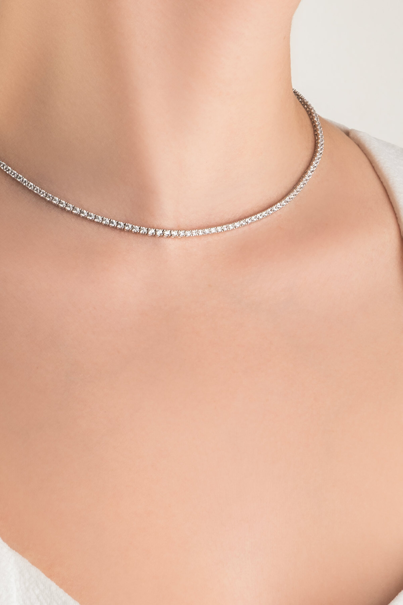 ⁠ Beyaz Taşlı  18 Ayar Beyaz Altın Kaplama Gümüş Su Yolu Gerdanlık_3}