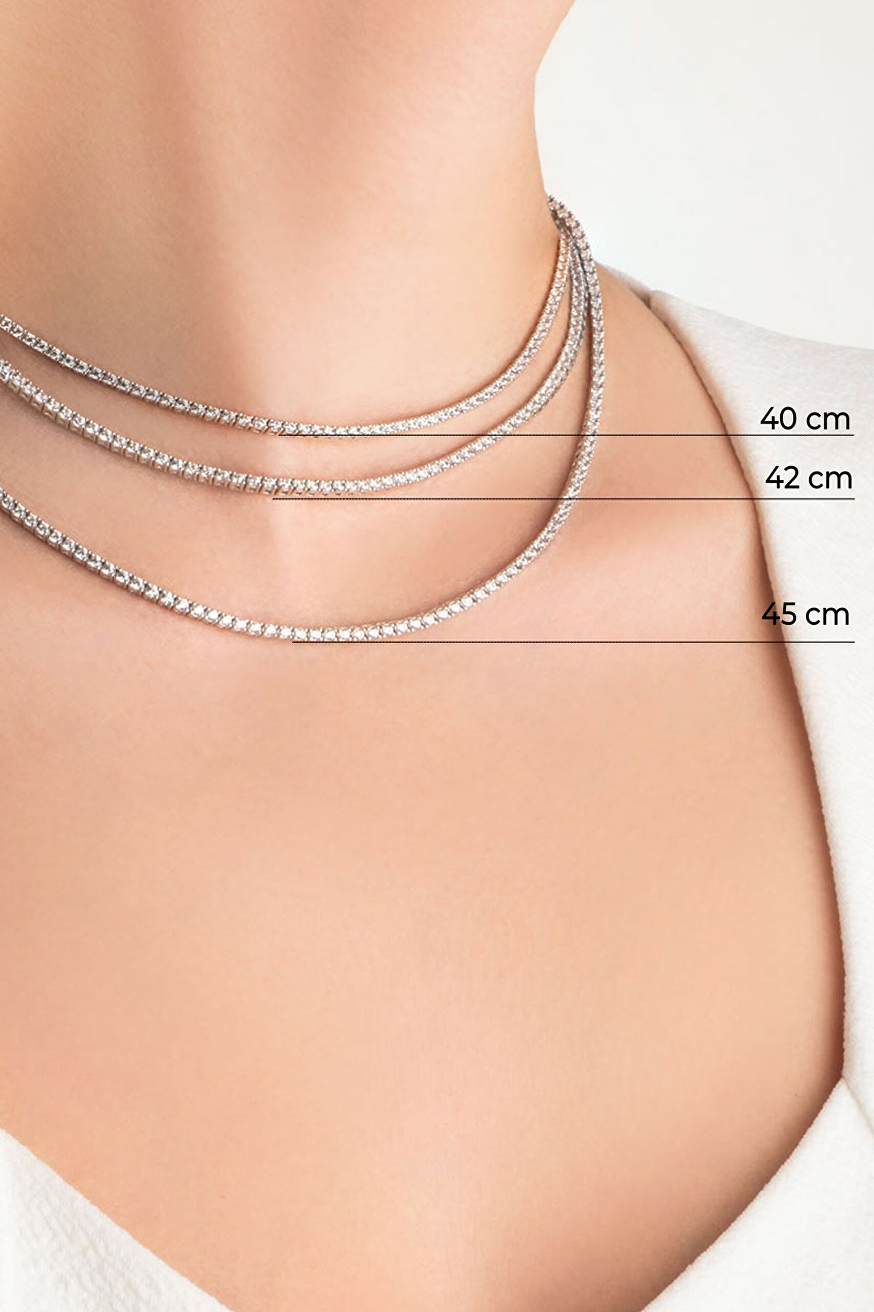 ⁠ Beyaz Taşlı  18 Ayar Beyaz Altın Kaplama Gümüş Su Yolu Gerdanlık_1}