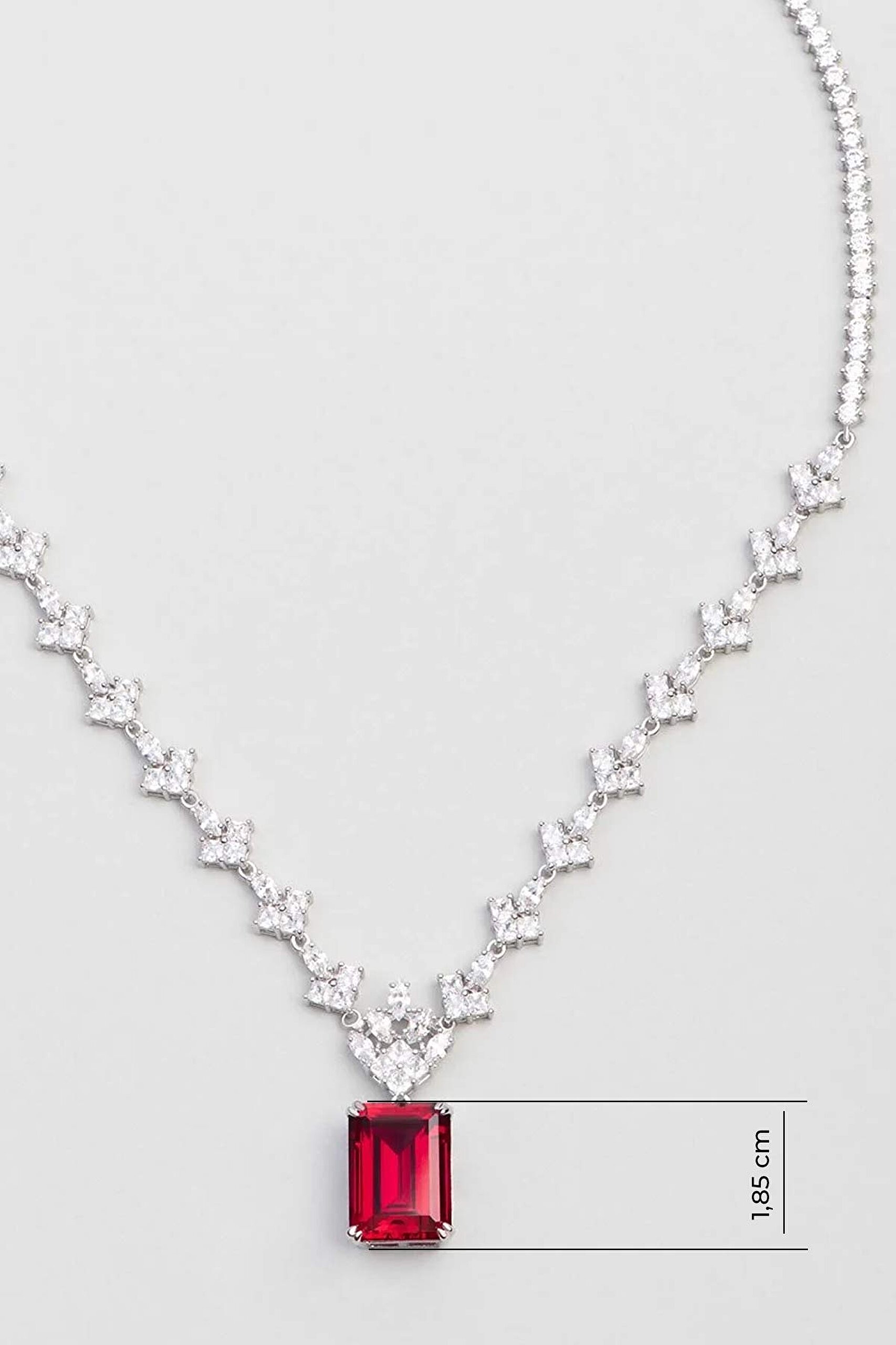 ⁠ Created Ruby Taşlı 18 Ayar Beyaz Altın Kaplama Gümüş Gerdanlık_1}