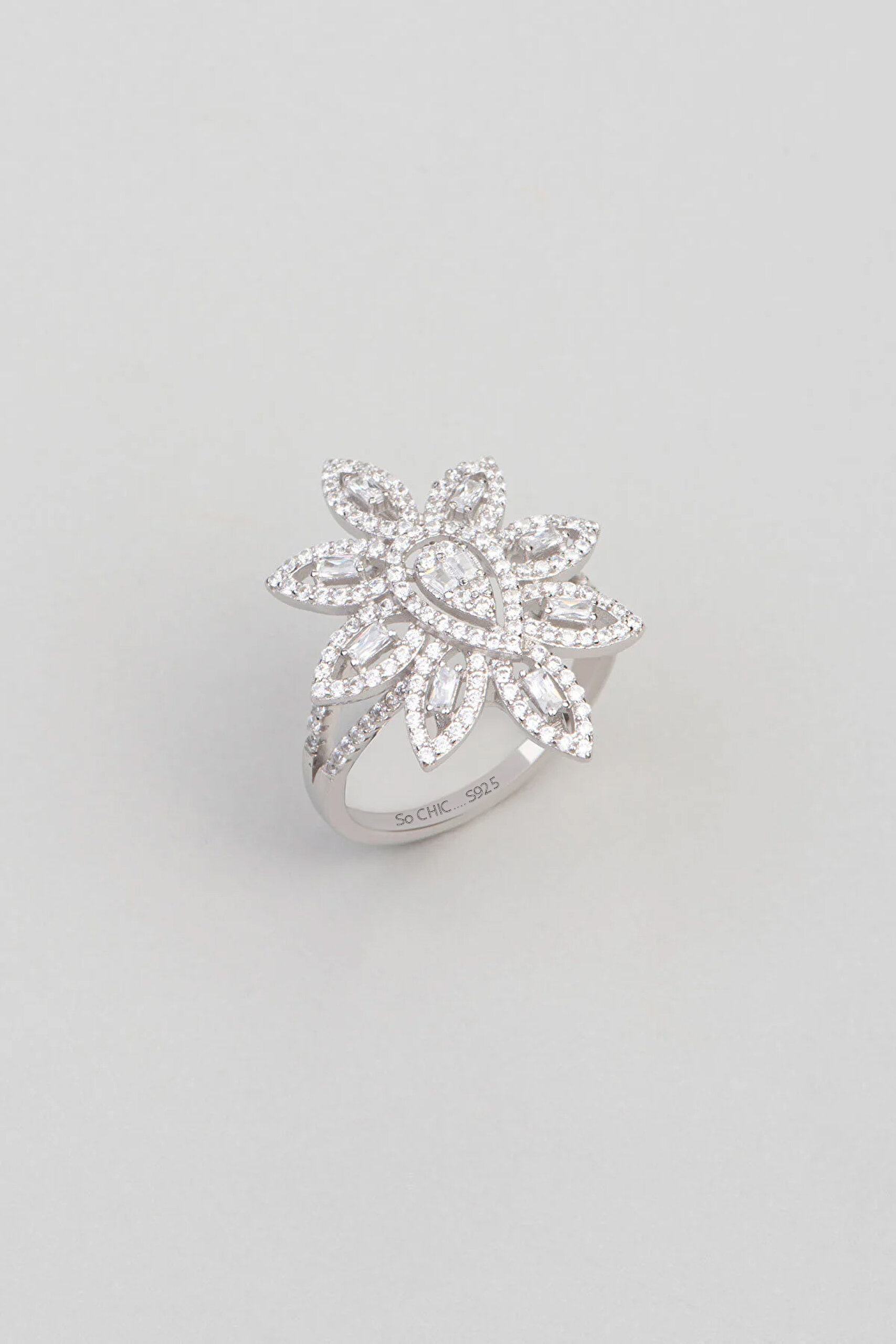 ⁠ Romantik Rüya 18 Ayar Beyaz Altın Kaplama Gümüş Yüzük_0}