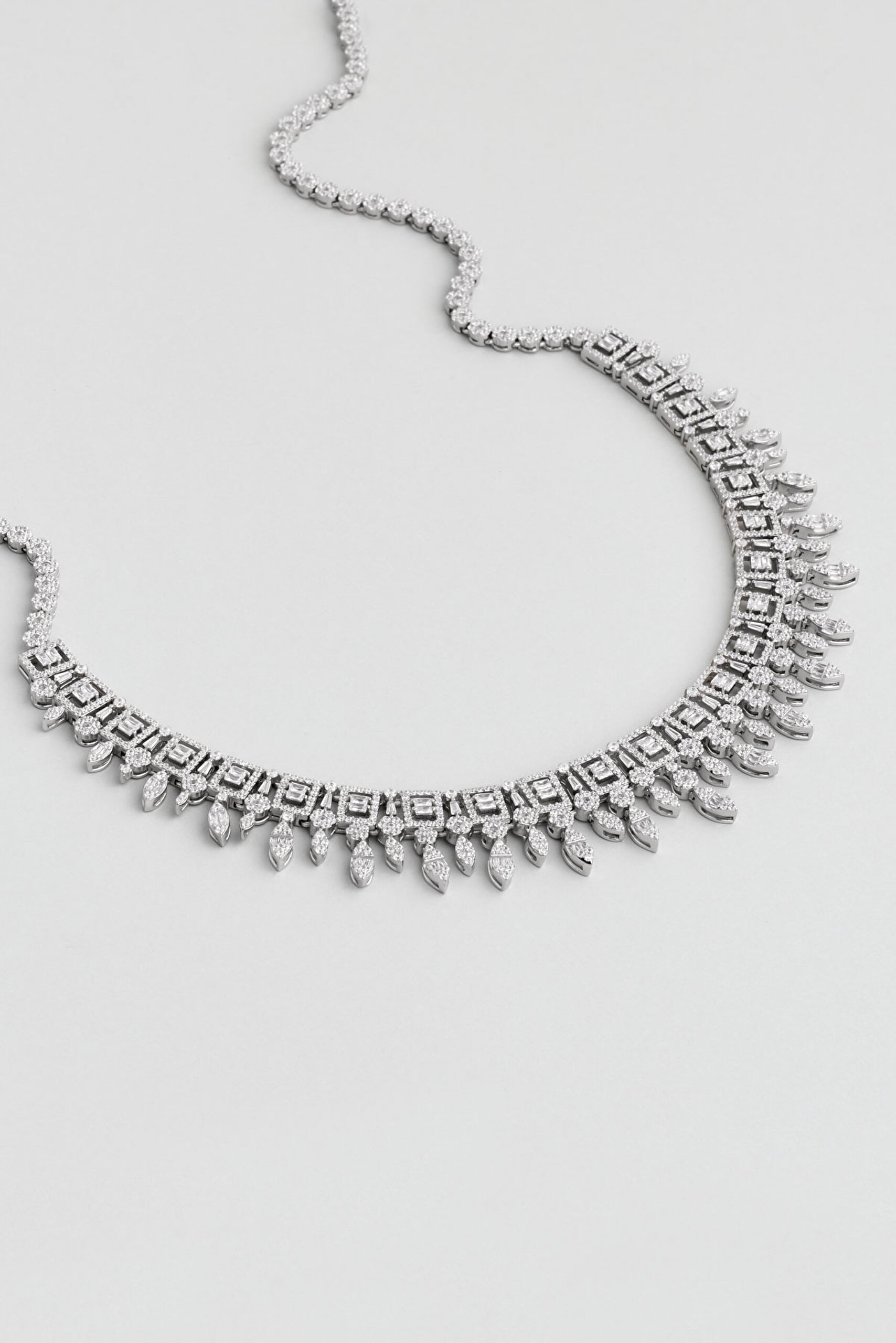 ⁠ Lavinia 18 Ayar Beyaz Altın Kaplama Gümüş Gerdanlık_2}