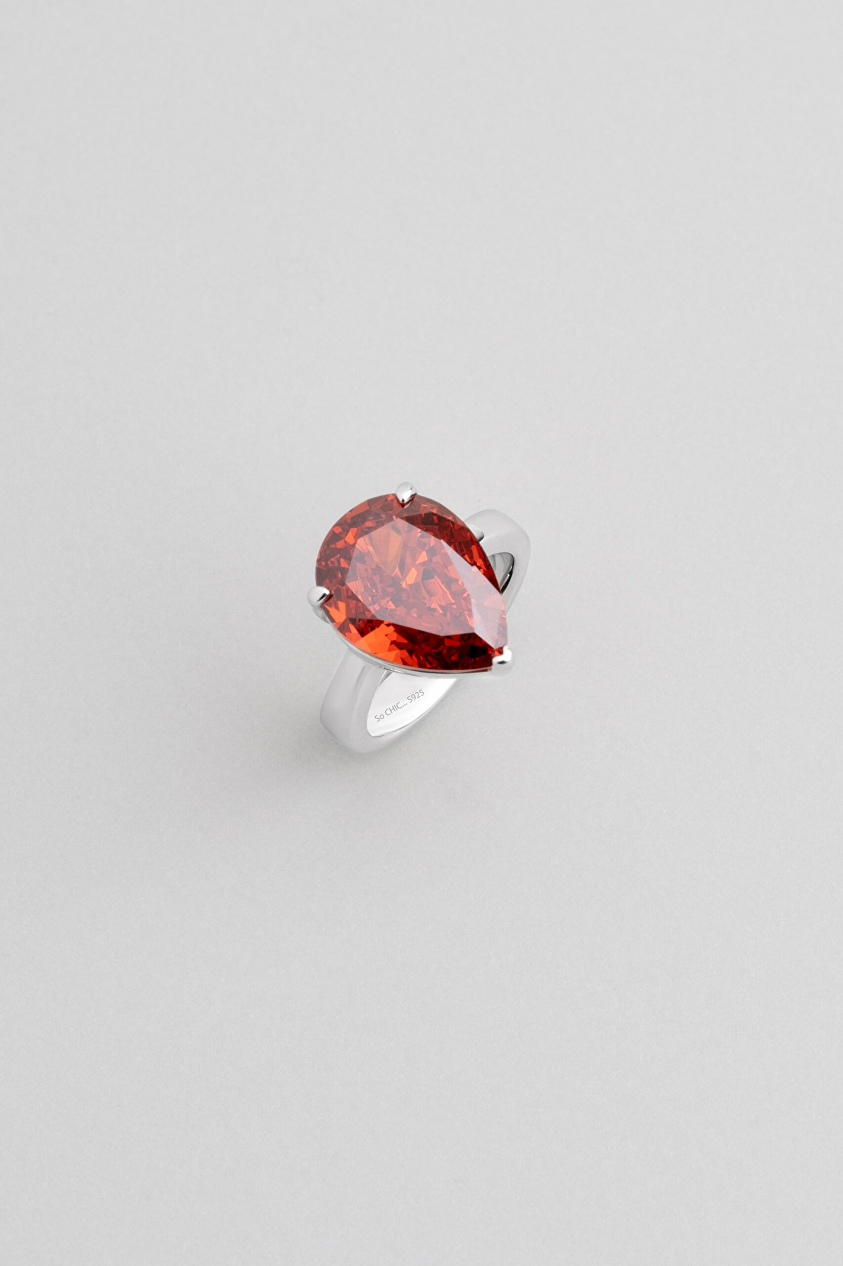 ⁠ Frida'nın Renkleri 18 Ayar Beyaz Altın Kaplama Gümüş Tasarım Yüzük_0}