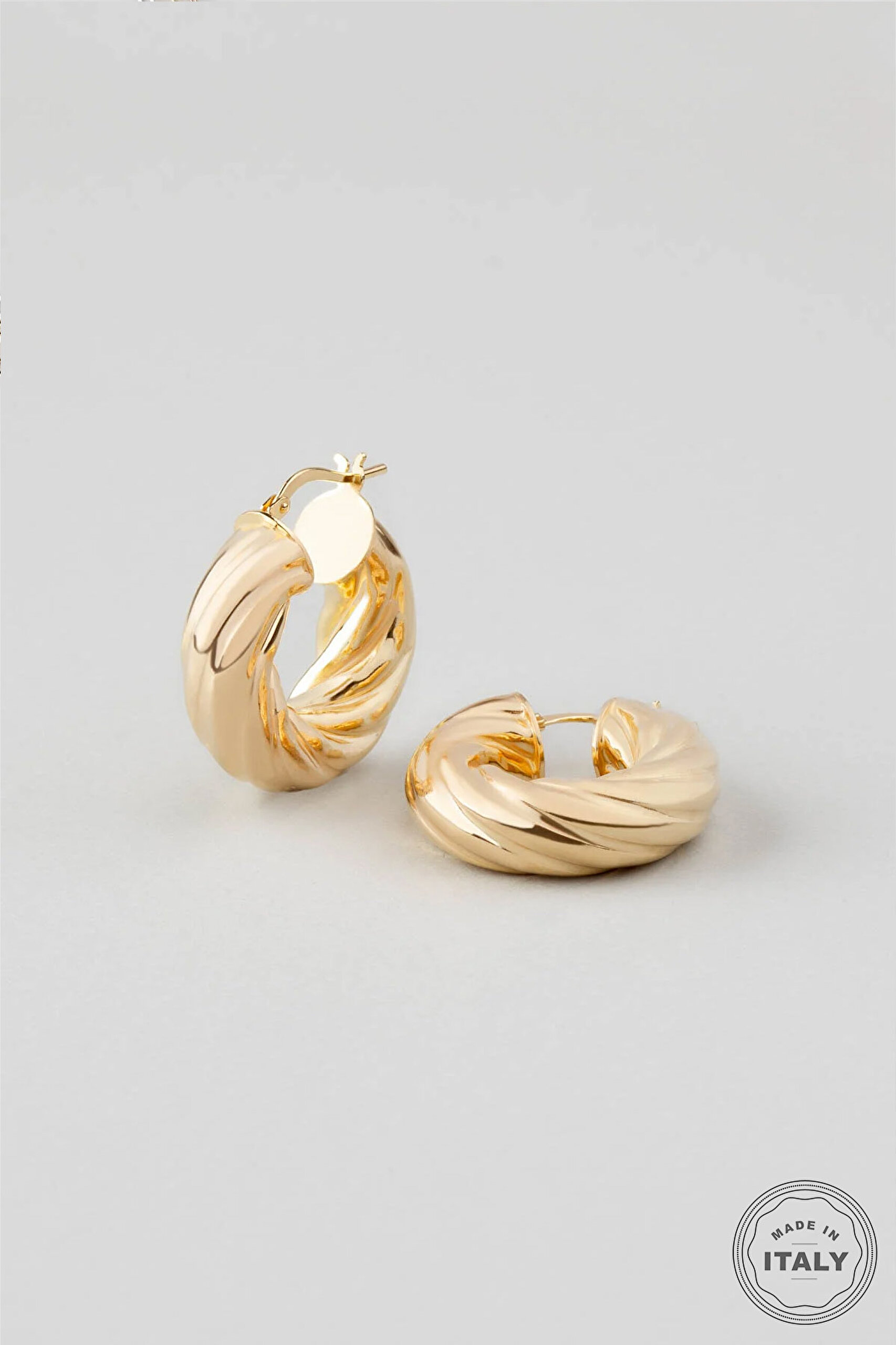 ⁠ İtalyan Tasarım 18 Ayar Sarı Altın Kaplama Gümüş Halka Küpe_0}