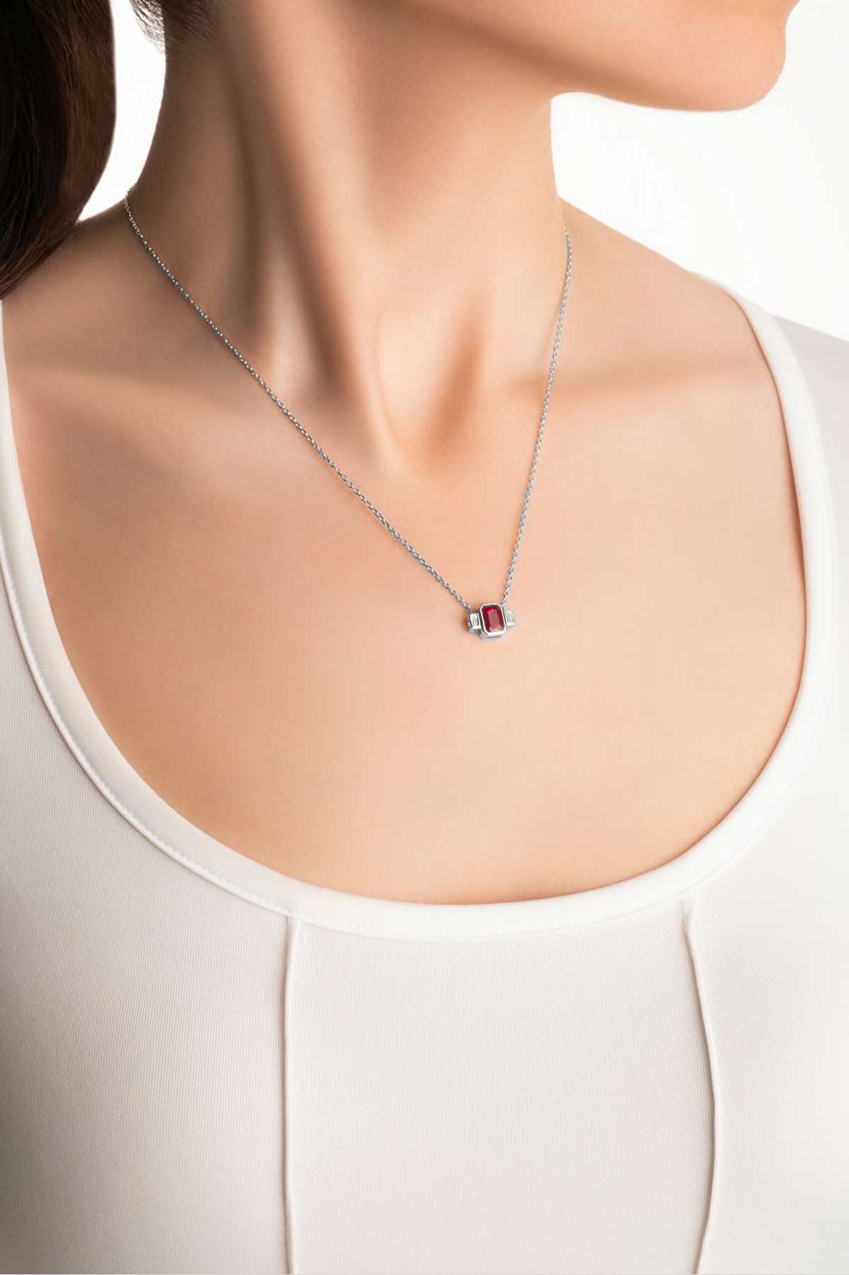 ⁠ Renklerin Büyüsü 18 Ayar Beyaz Altın Kaplama 45 Cm Gümüş Baget Kolye_3}