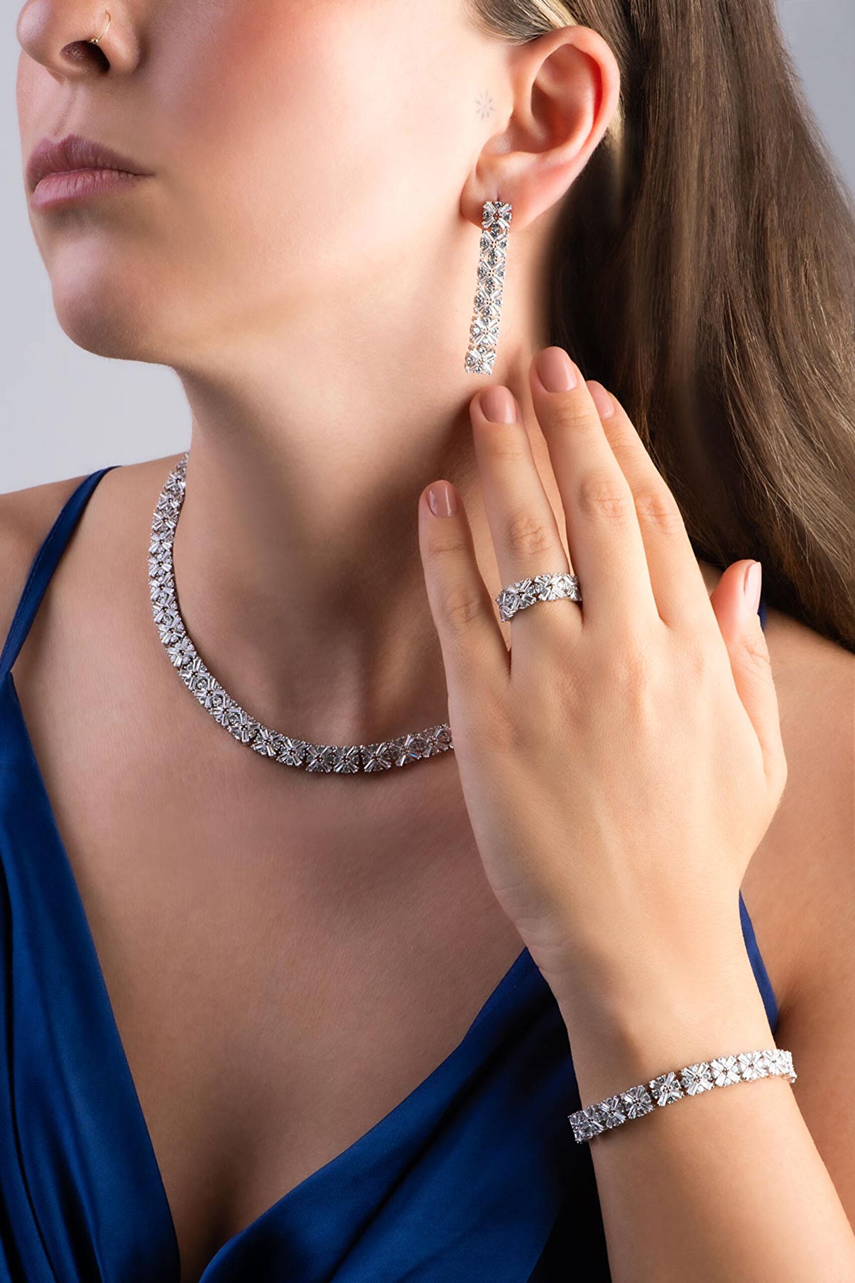 ⁠ Baget Çiçeği 18 Ayar Beyaz Altın Kaplama Gümüş Yüzük_1}