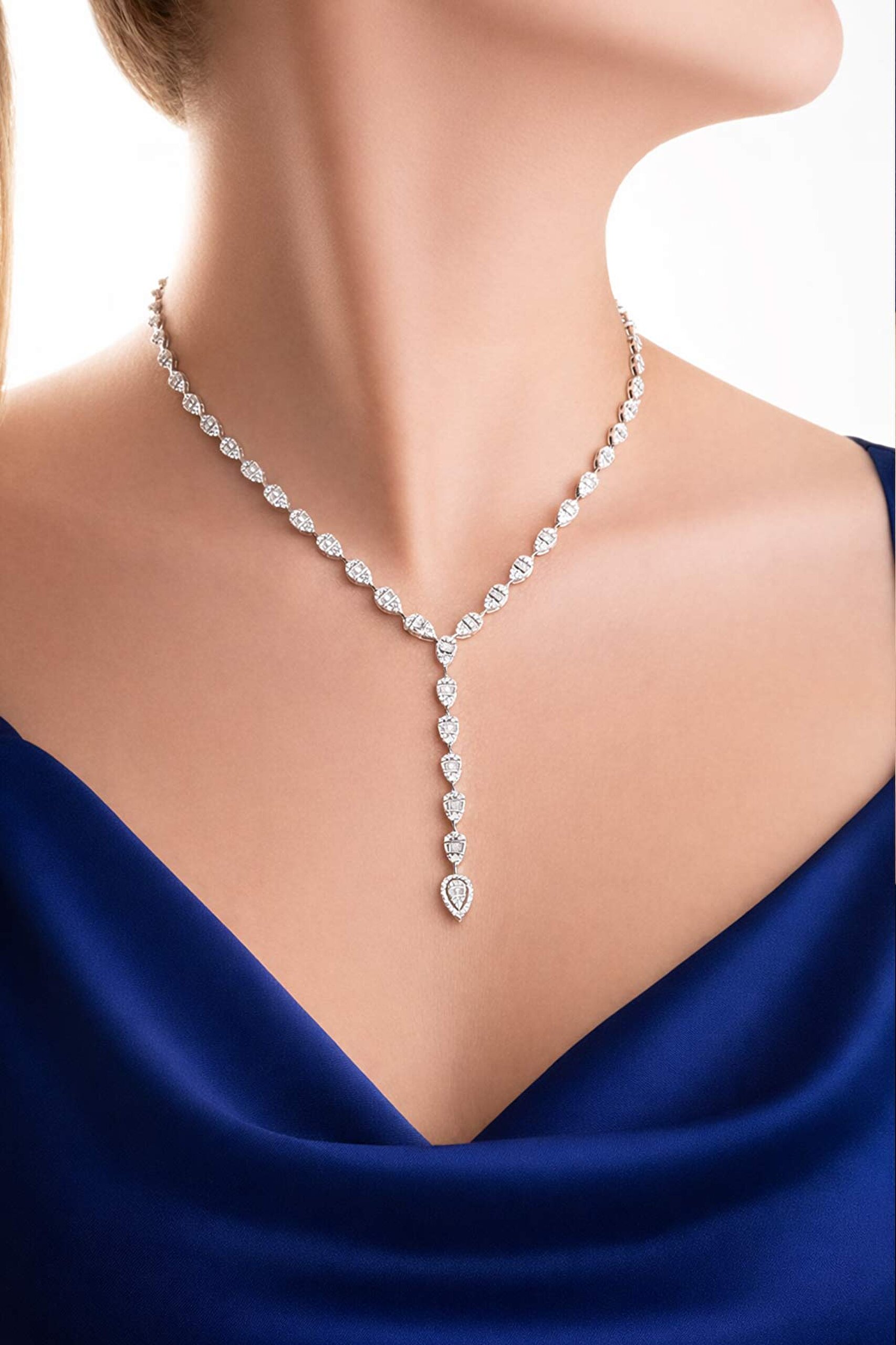 ⁠ Parlak Baget 18 Ayar Beyaz Altın Kaplama Gümüş Gerdanlık_0}