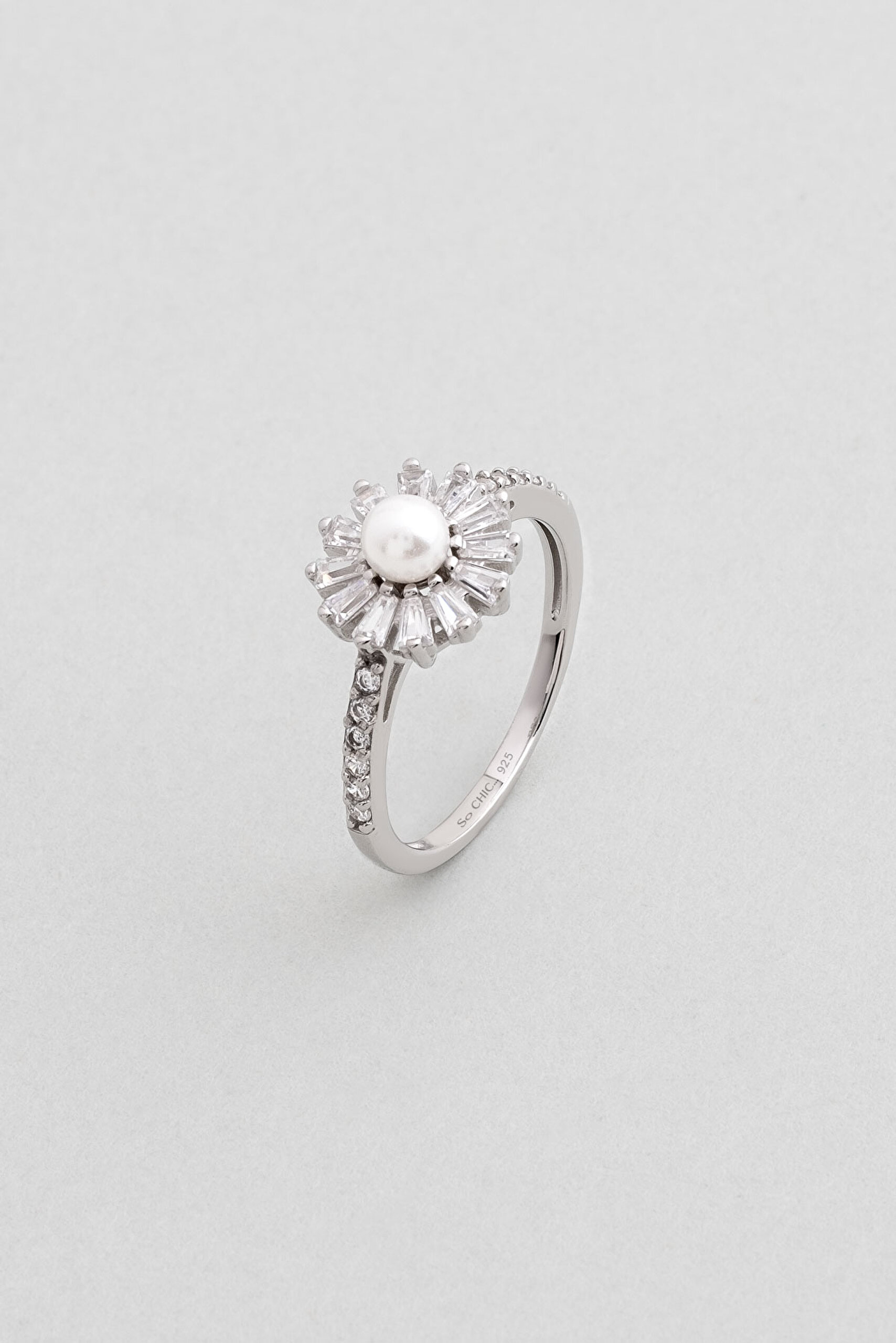 ⁠ İnci Çiçeği 18 Ayar Beyaz Altın Kaplama Gümüş Yüzük_0}