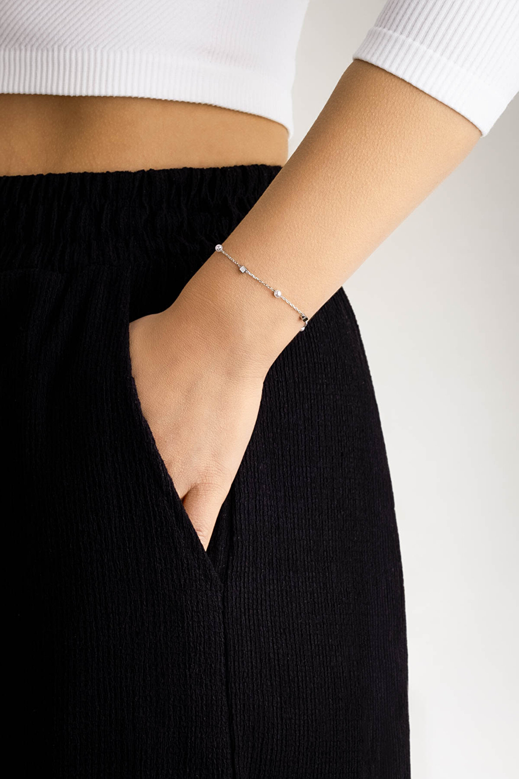 ⁠ Pearl Taşlı 18 Ayar Beyaz Altın Kaplama 21 Cm Gümüş Minimal Bileklik_2}