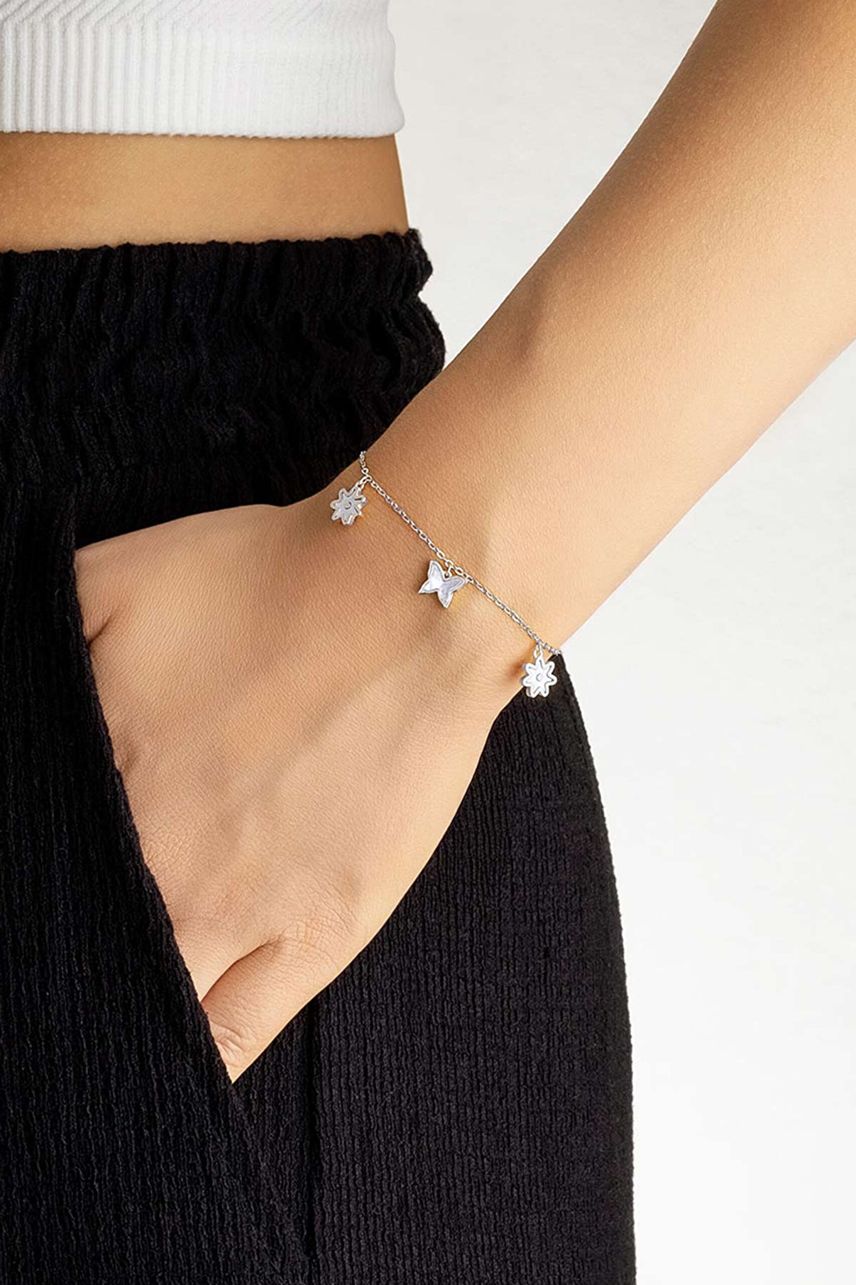 ⁠ Sedef Çiçeği 18 Ayar Beyaz Altın Kaplama 20 Cm Gümüş Minimal Bileklik_1}