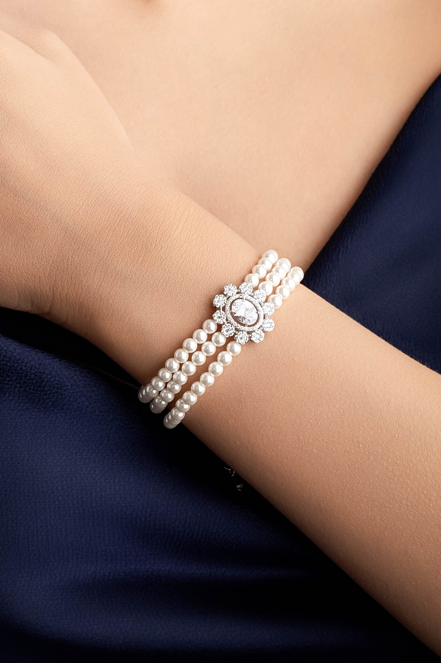 ⁠ Diana 18 Ayar Beyaz Altın Kaplama Gümüş Tasarım Bileklik_1}