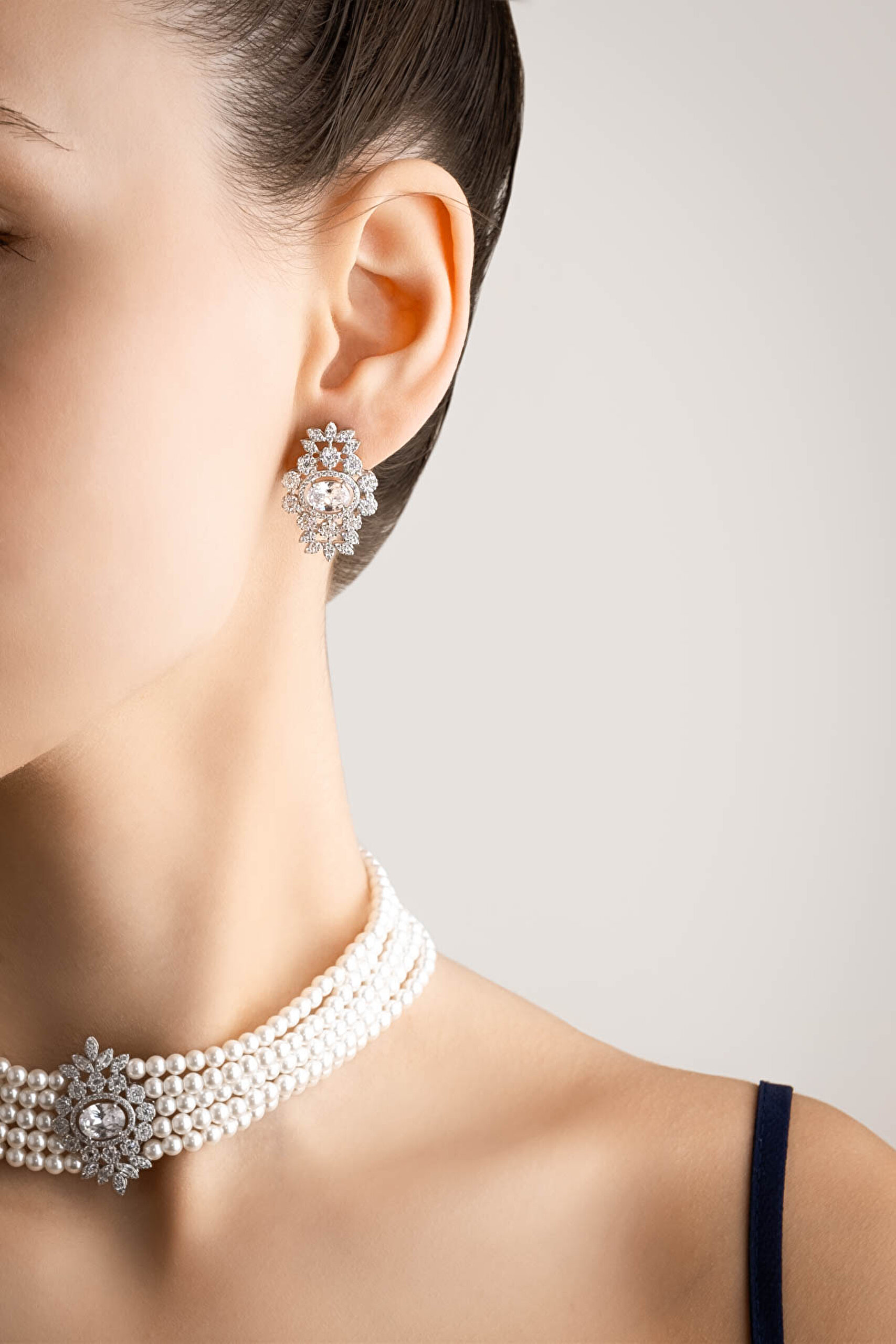 ⁠ Diana 18 Ayar Beyaz Altın Kaplama Gümüş Tasarım Küpe_2}