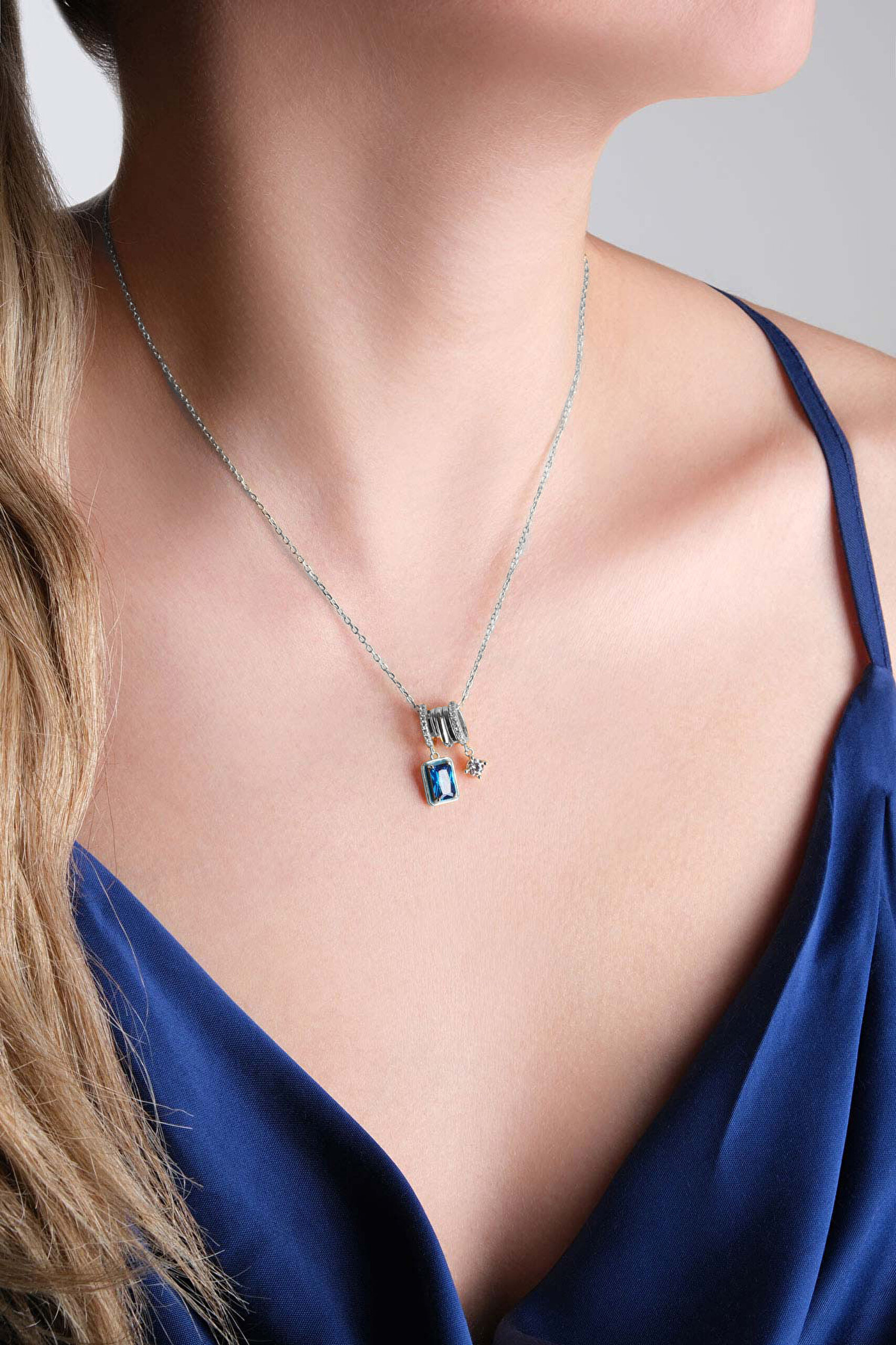 ⁠ Renkli Taşlı 18 Ayar Beyaz Altın Kaplama 45 Cm Gümüş Charm Kolye_2}