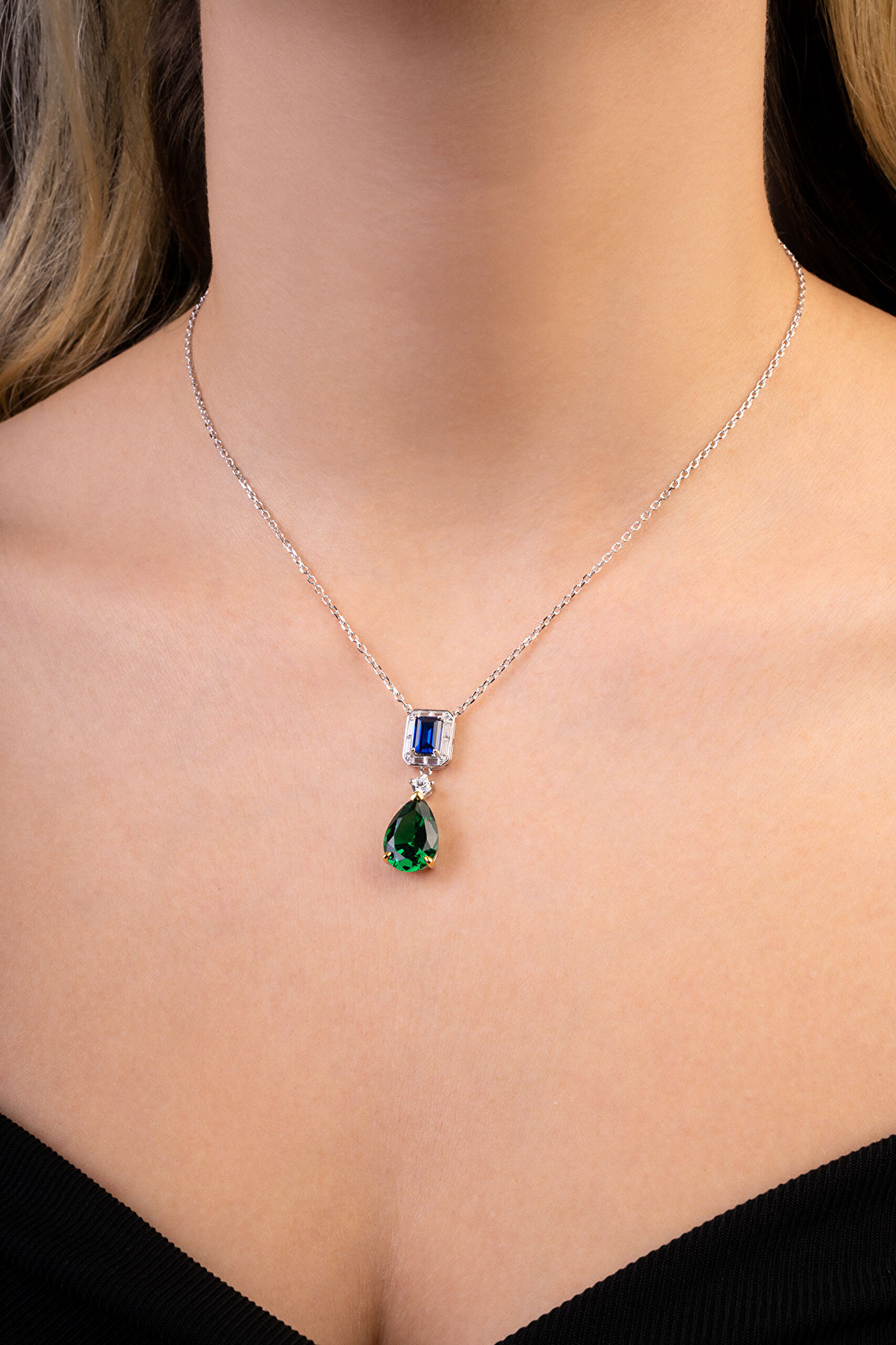 ⁠ Euphoria 18 Ayar Beyaz Altın Kaplama 44 Cm Gümüş Renkli Taşlı Kolye_1}