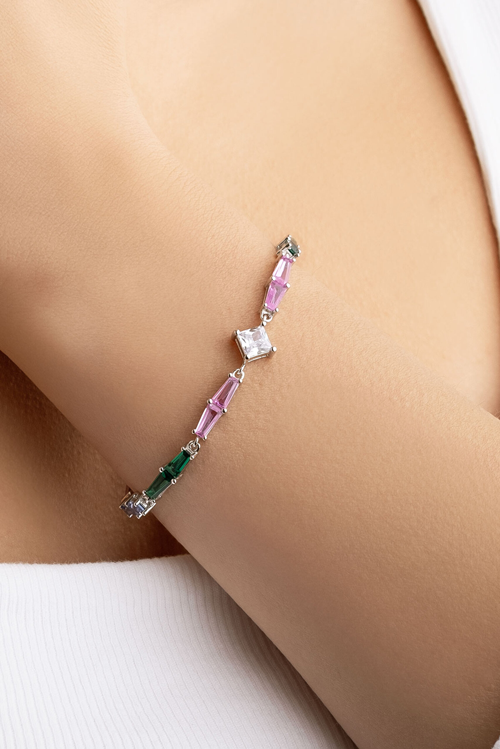 ⁠ Gökkuşağı 18 Ayar Beyaz Altın Kaplama 18 Cm Gümüş Renkli Bileklik_3}